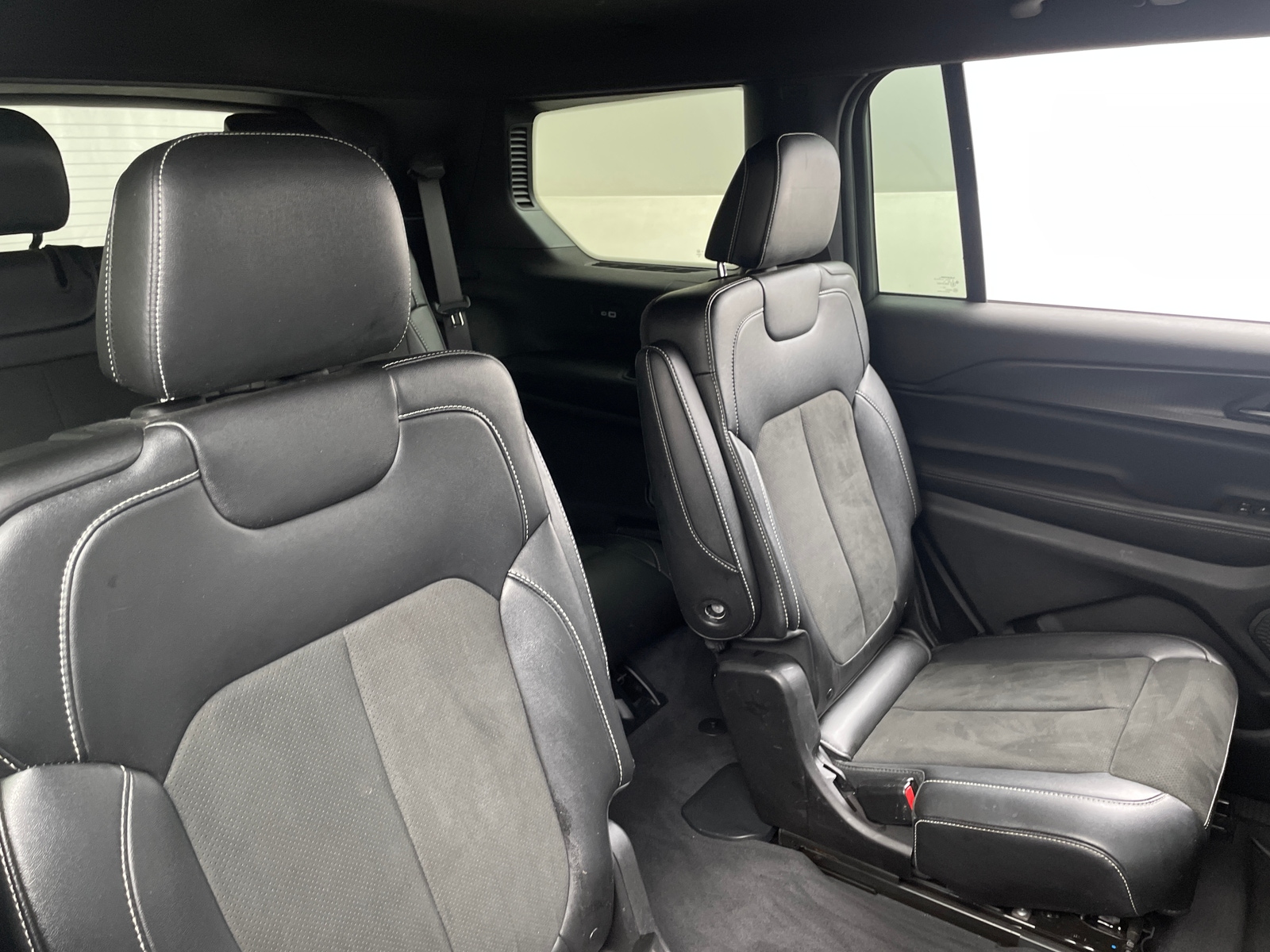 Thumbnail: 2024 Jeep Grand Cherokee L - 5