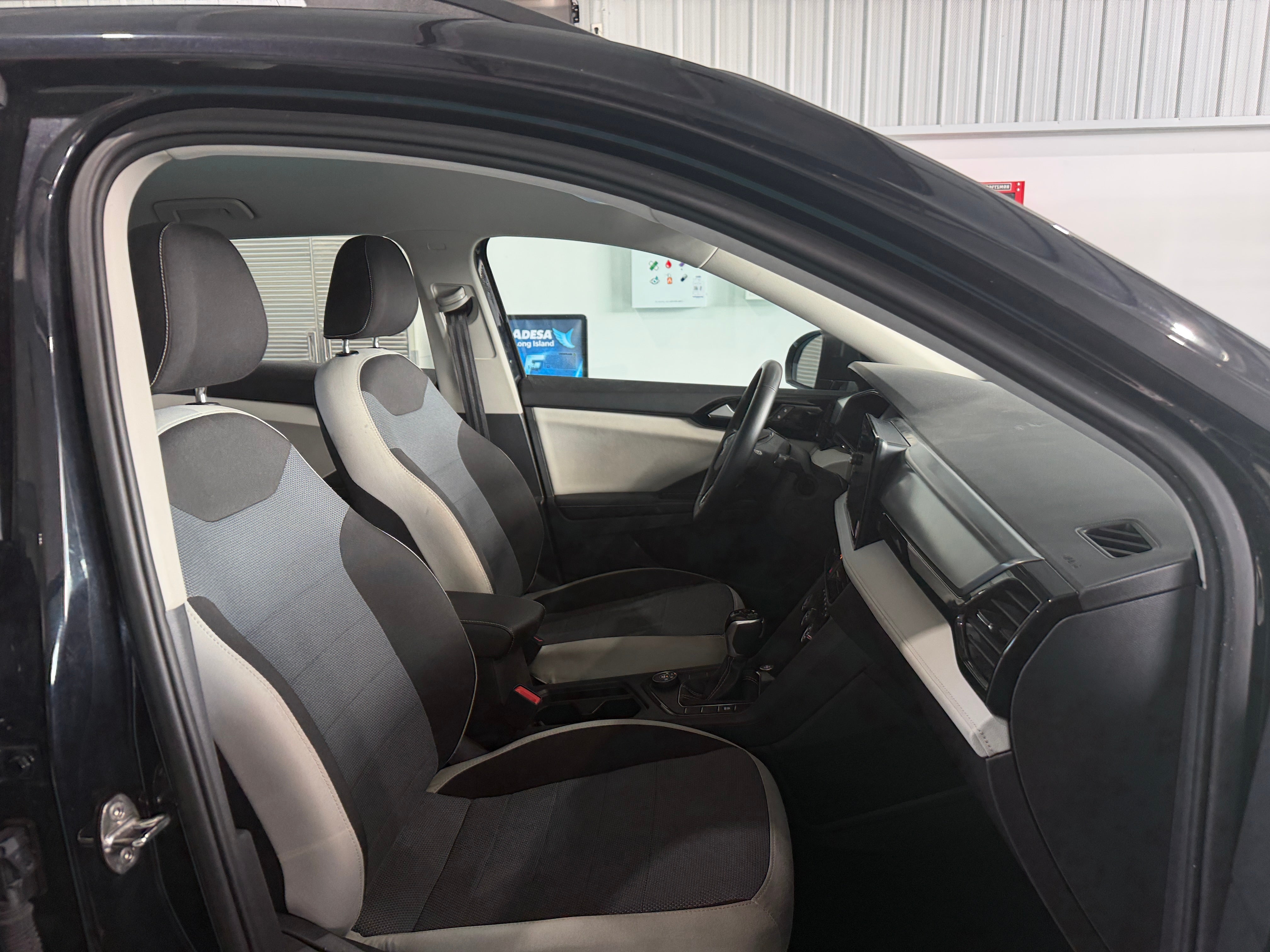 2025 Volkswagen Taos