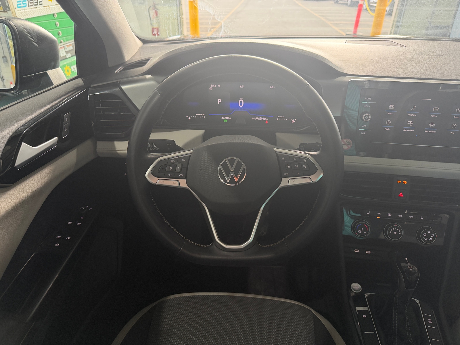 Thumbnail: 2025 Volkswagen Taos - 5