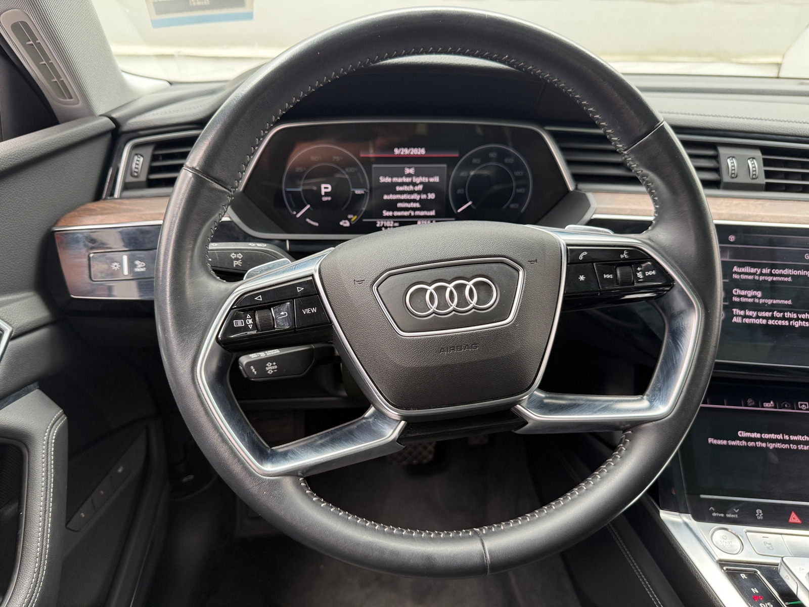 Thumbnail: 2019 Audi e-tron - 4