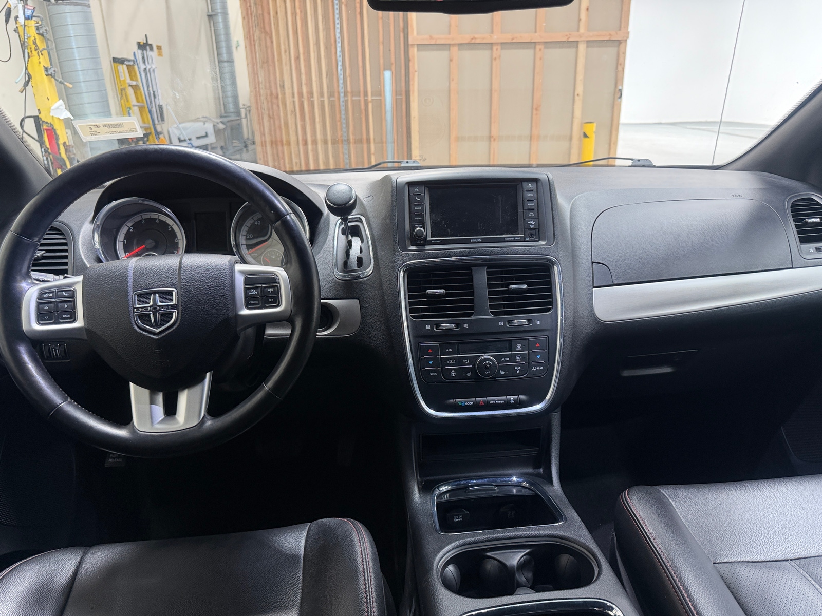 Thumbnail: 2019 Dodge Grand Caravan - 2