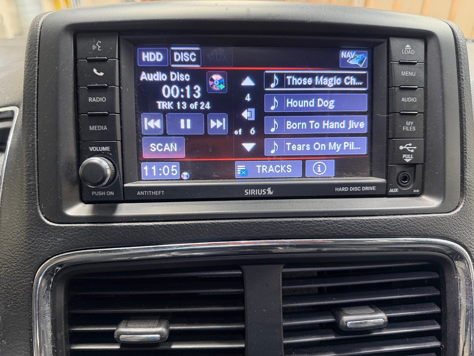 Thumbnail: 2019 Dodge Grand Caravan - 3