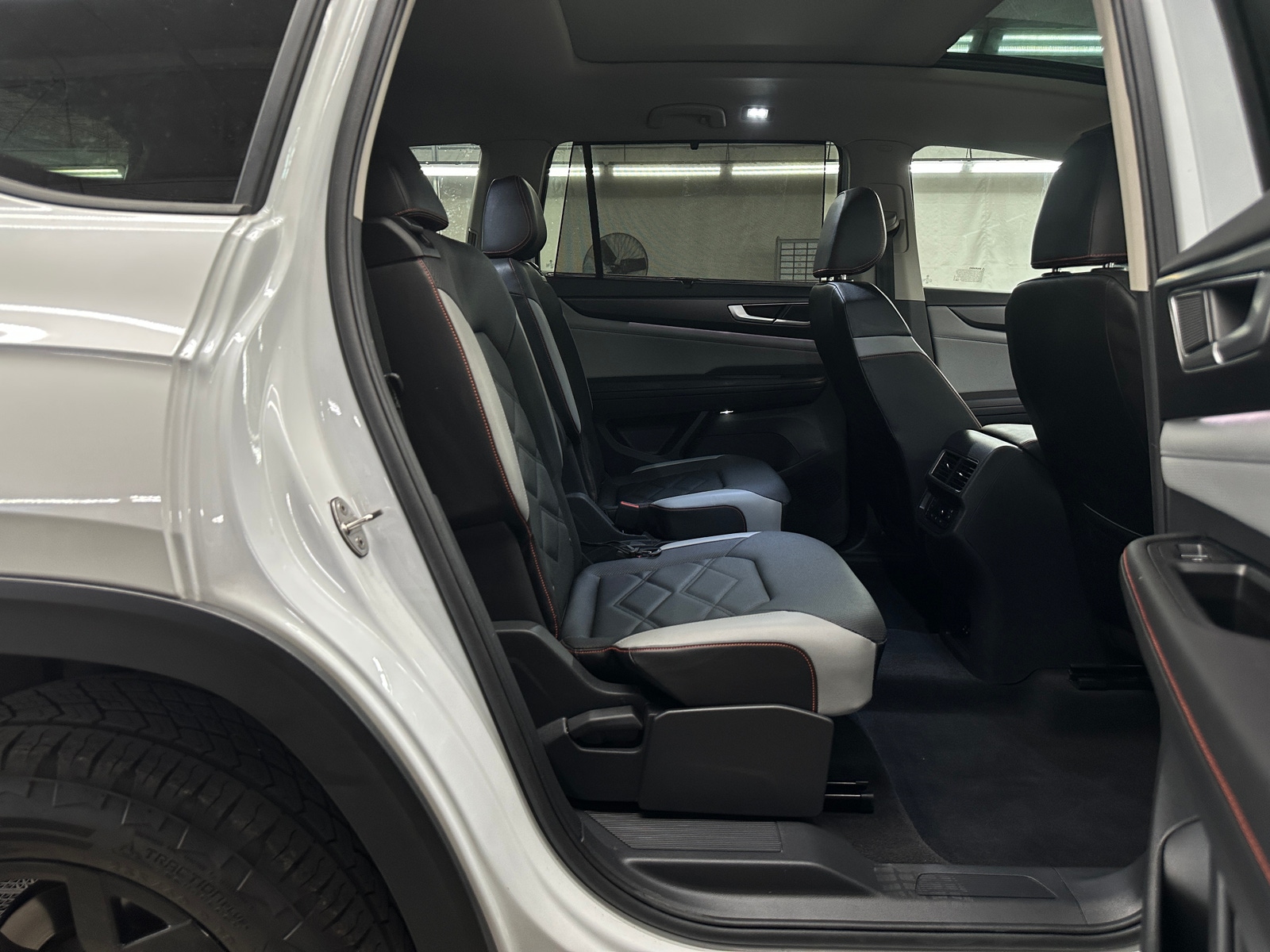 Thumbnail: 2024 Volkswagen Atlas - 5
