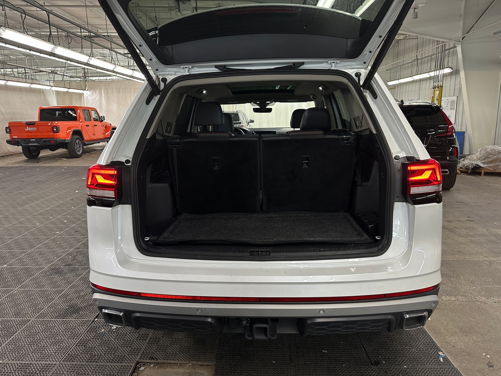 Thumbnail: 2024 Volkswagen Atlas - 6