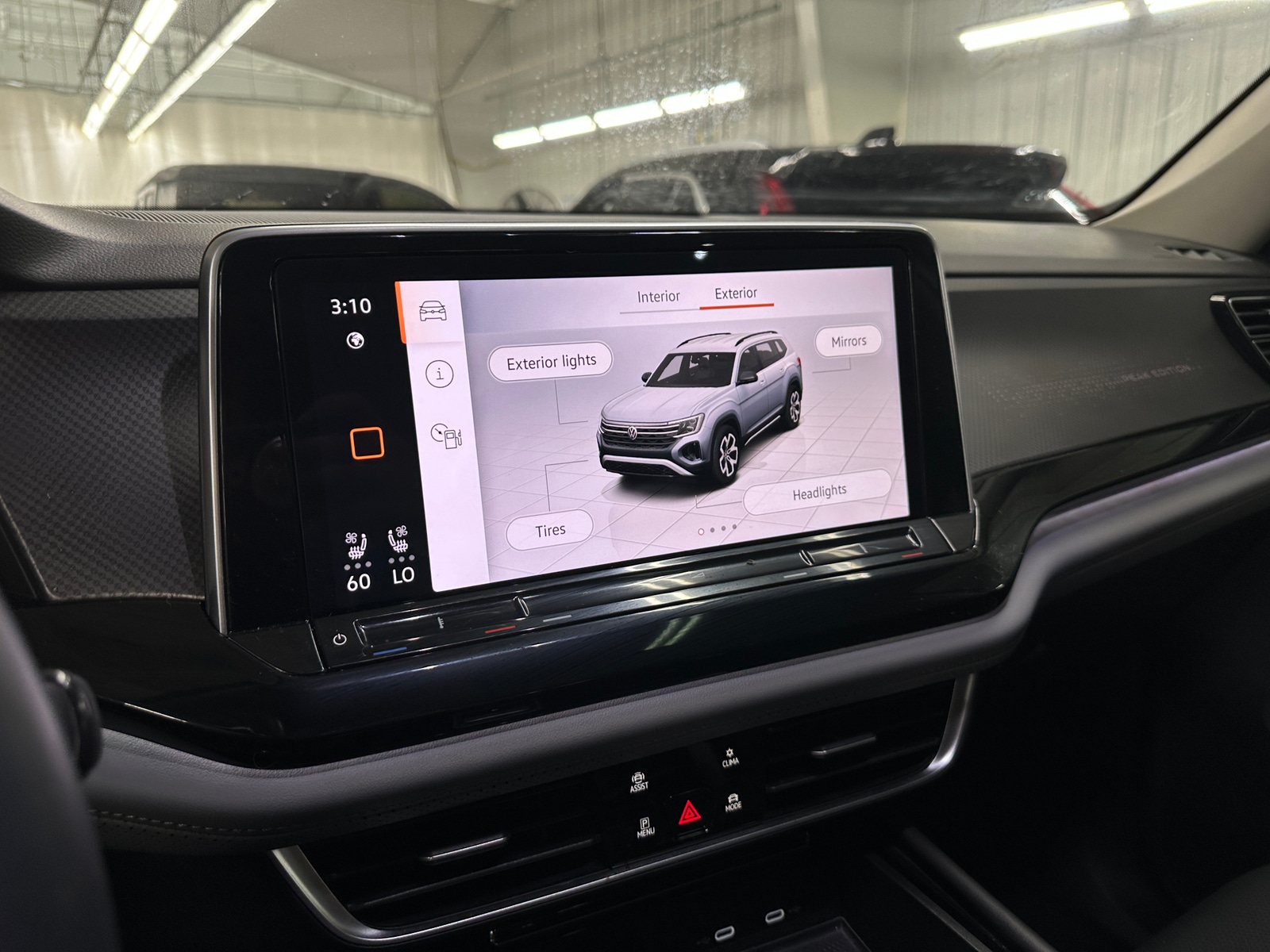 Thumbnail: 2024 Volkswagen Atlas - 3