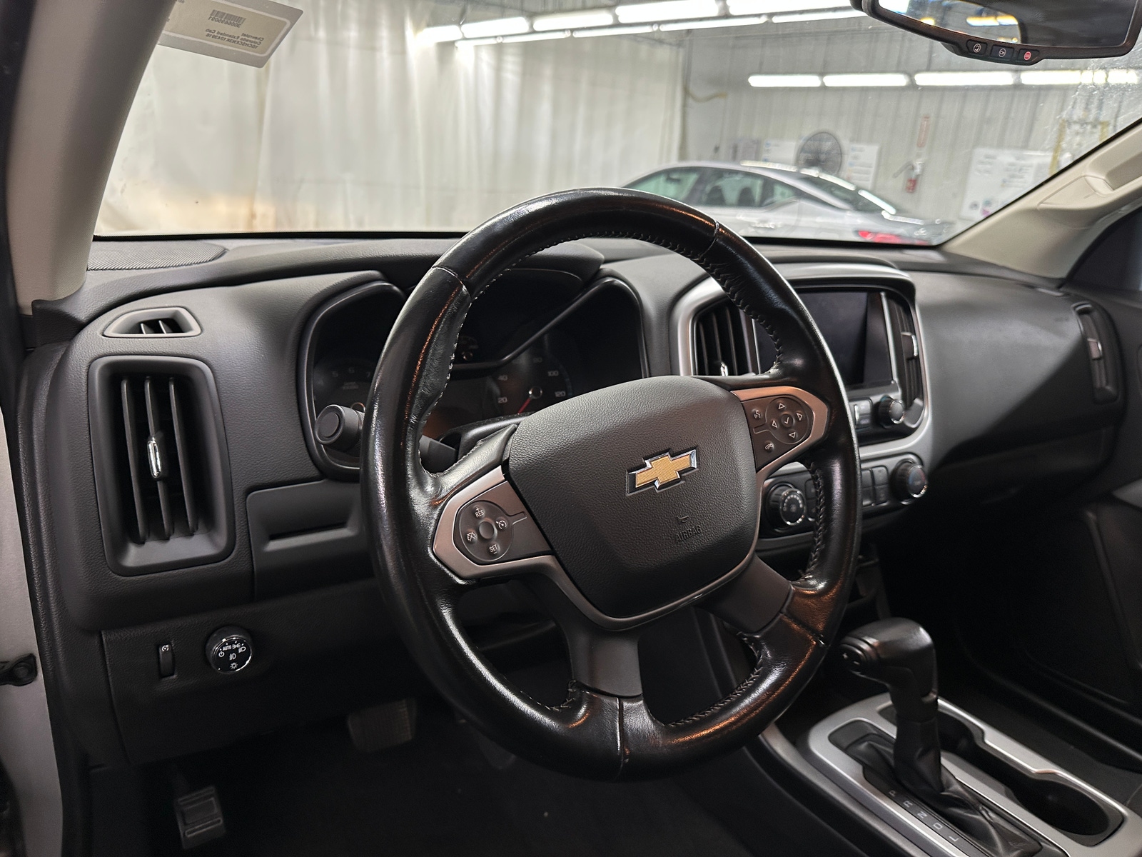 Thumbnail: 2019 Chevrolet Colorado - 3