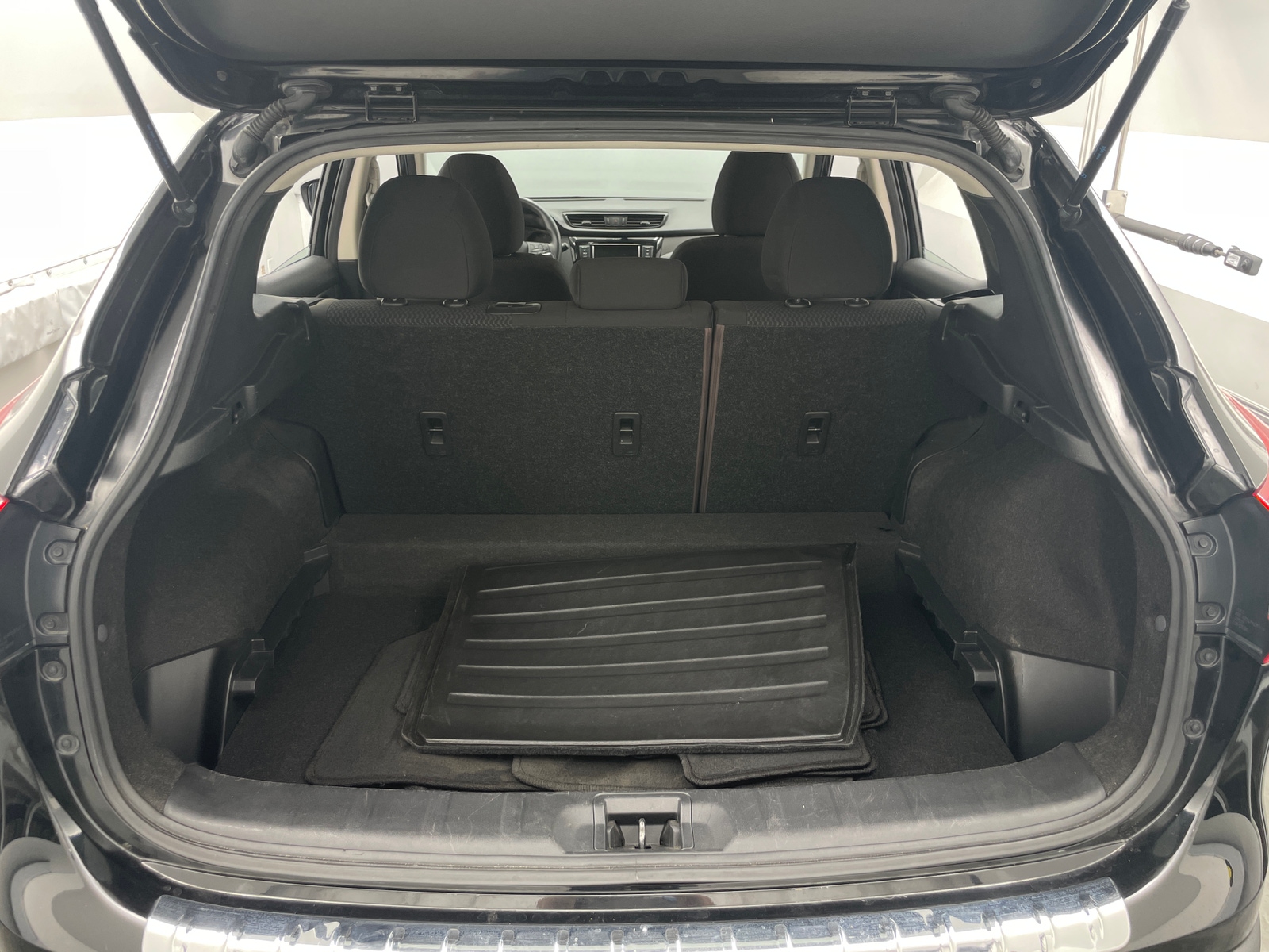 Thumbnail: 2020 Nissan Rogue Sport - 7
