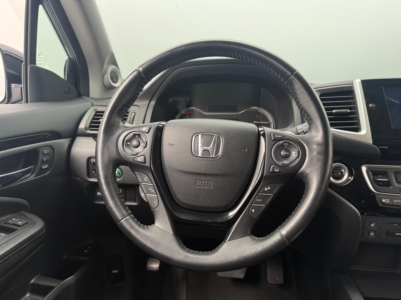 Thumbnail: 2016 Honda Pilot - 4