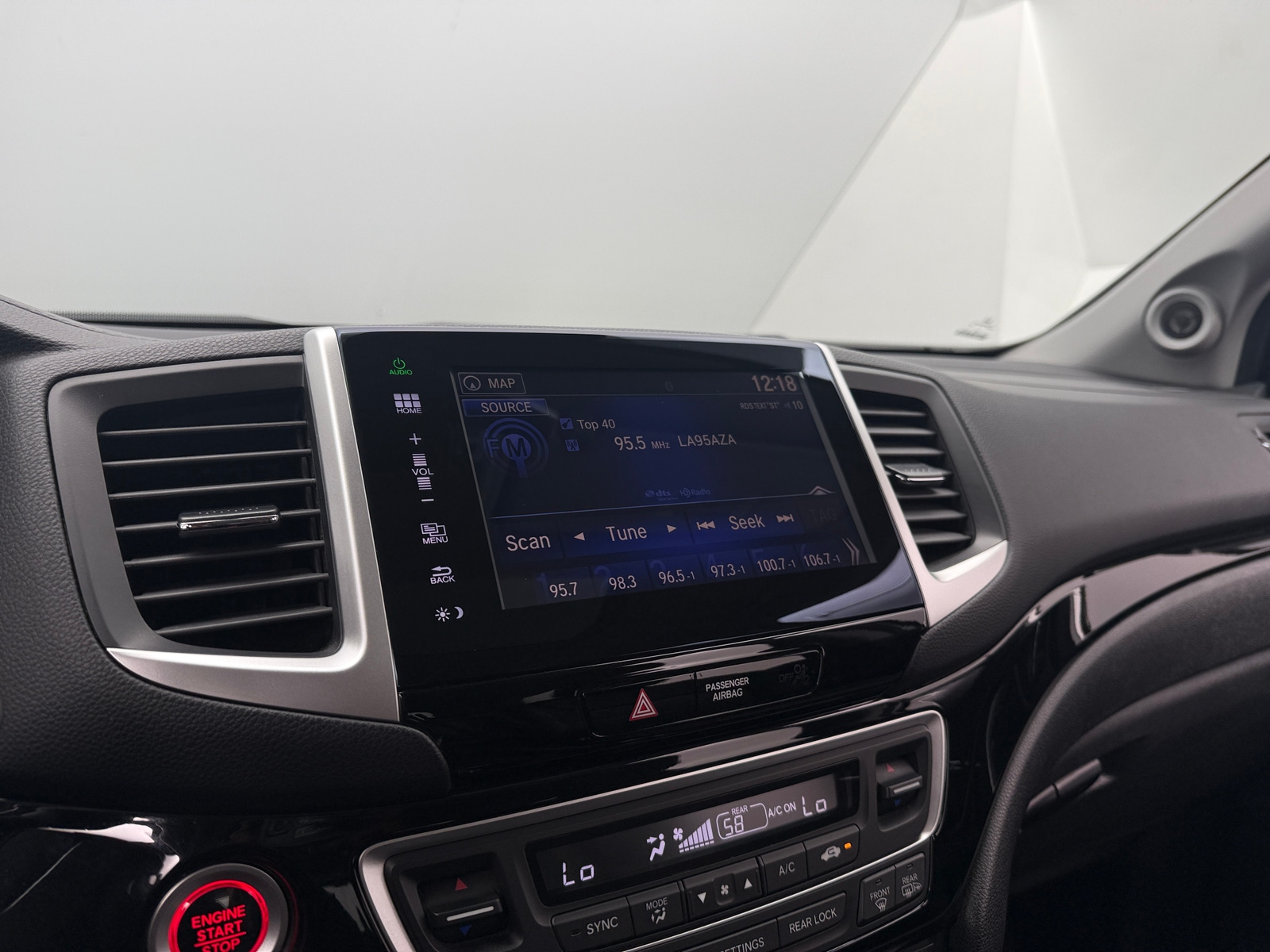 Thumbnail: 2016 Honda Pilot - 3