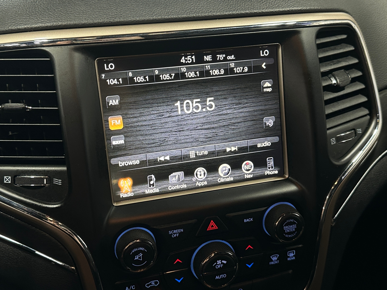 Thumbnail: 2015 Jeep Grand Cherokee - 3