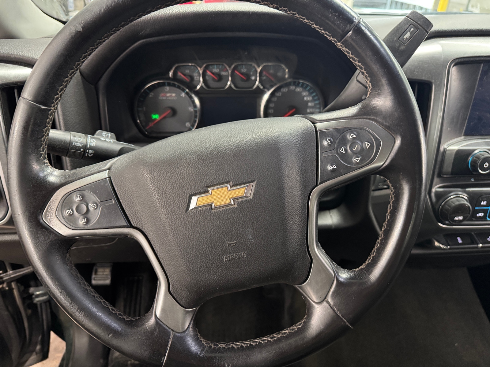 Thumbnail: 2015 Chevrolet Silverado 1500 - 5