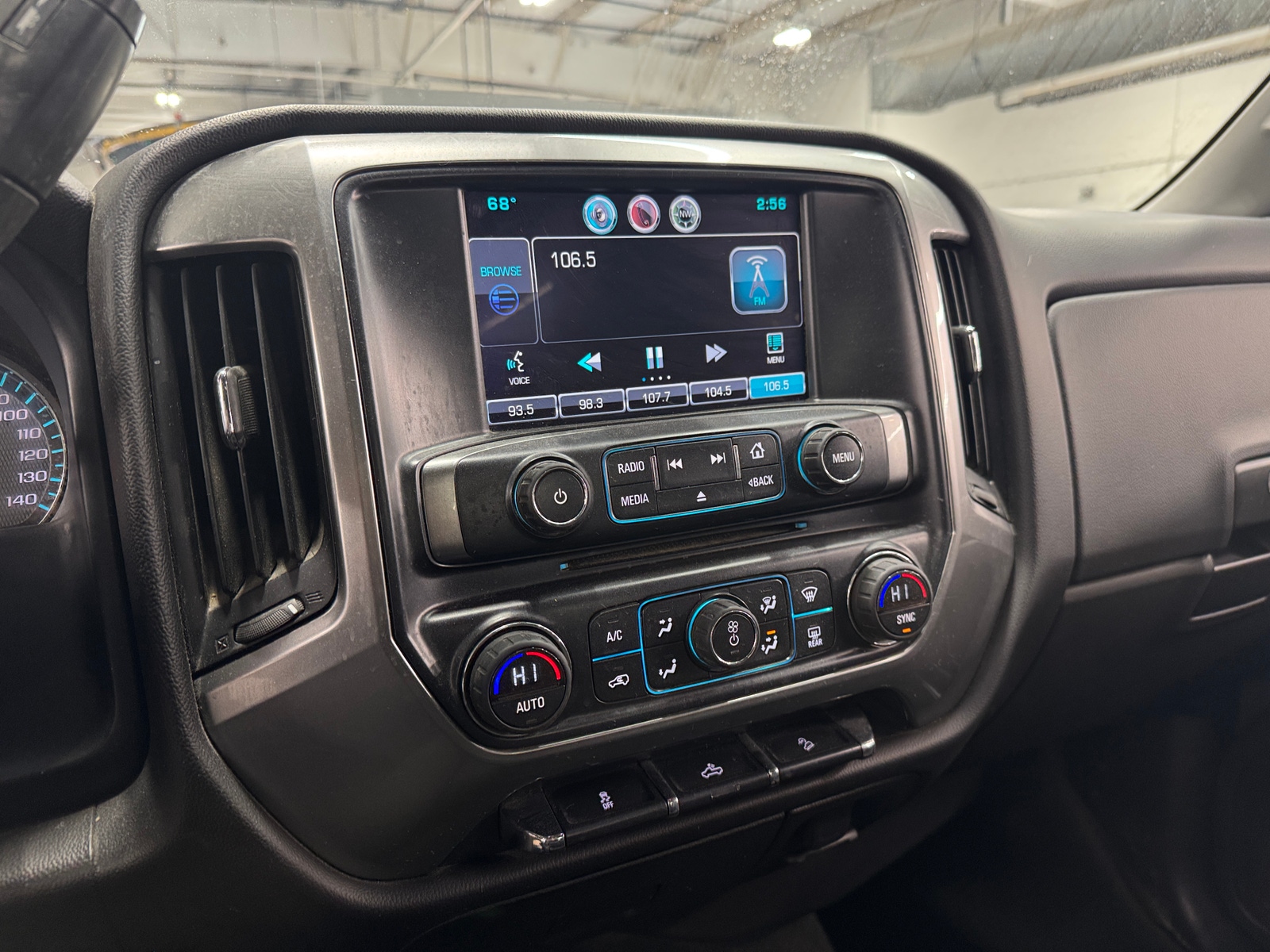 Thumbnail: 2015 Chevrolet Silverado 1500 - 4