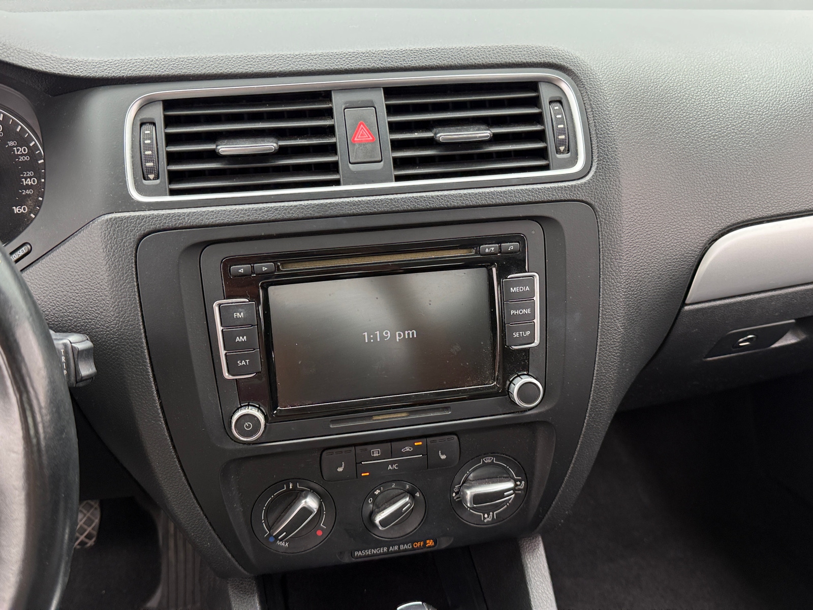 Thumbnail: 2014 Volkswagen Jetta - 3