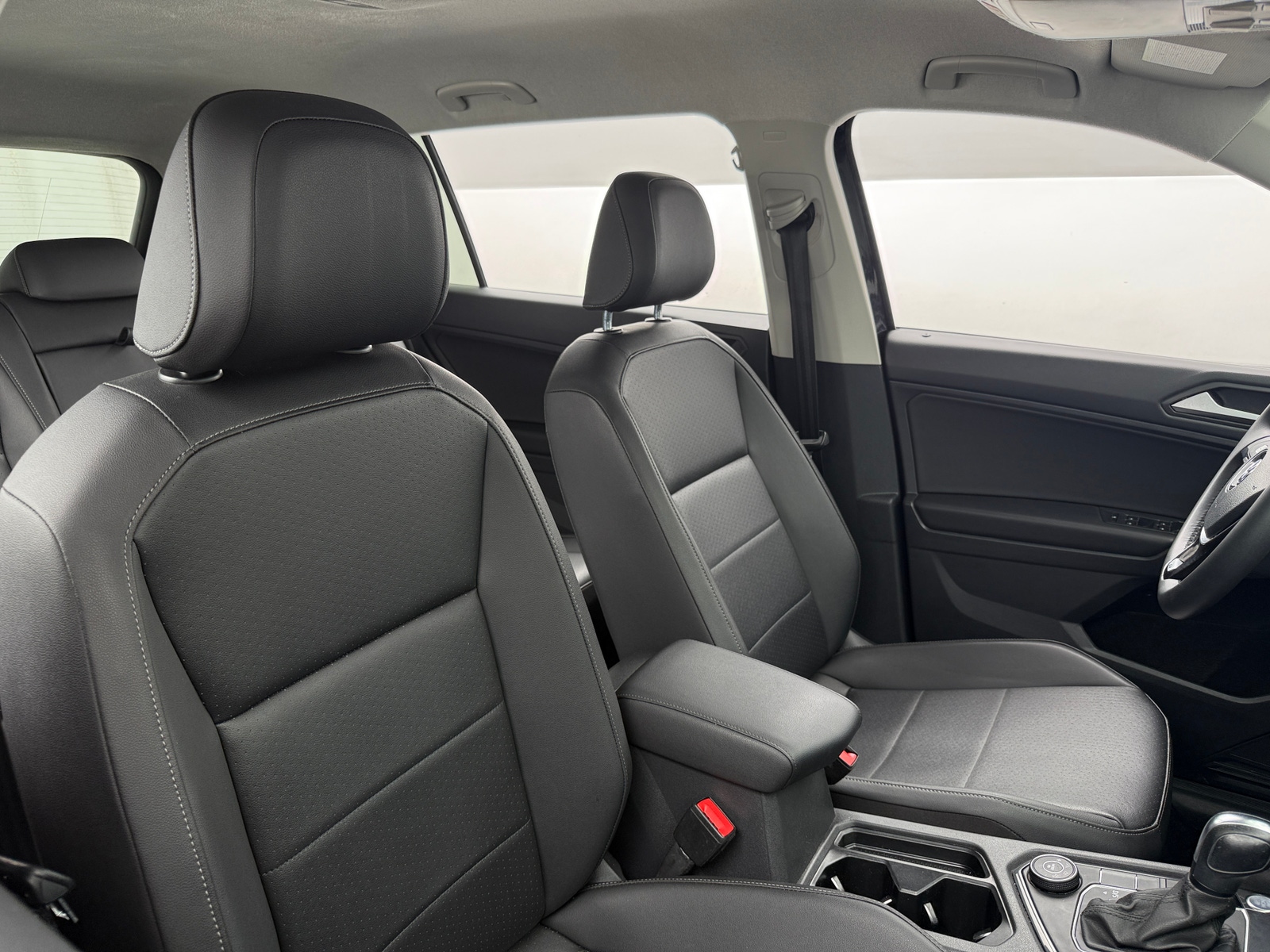 Thumbnail: 2020 Volkswagen Tiguan - 2