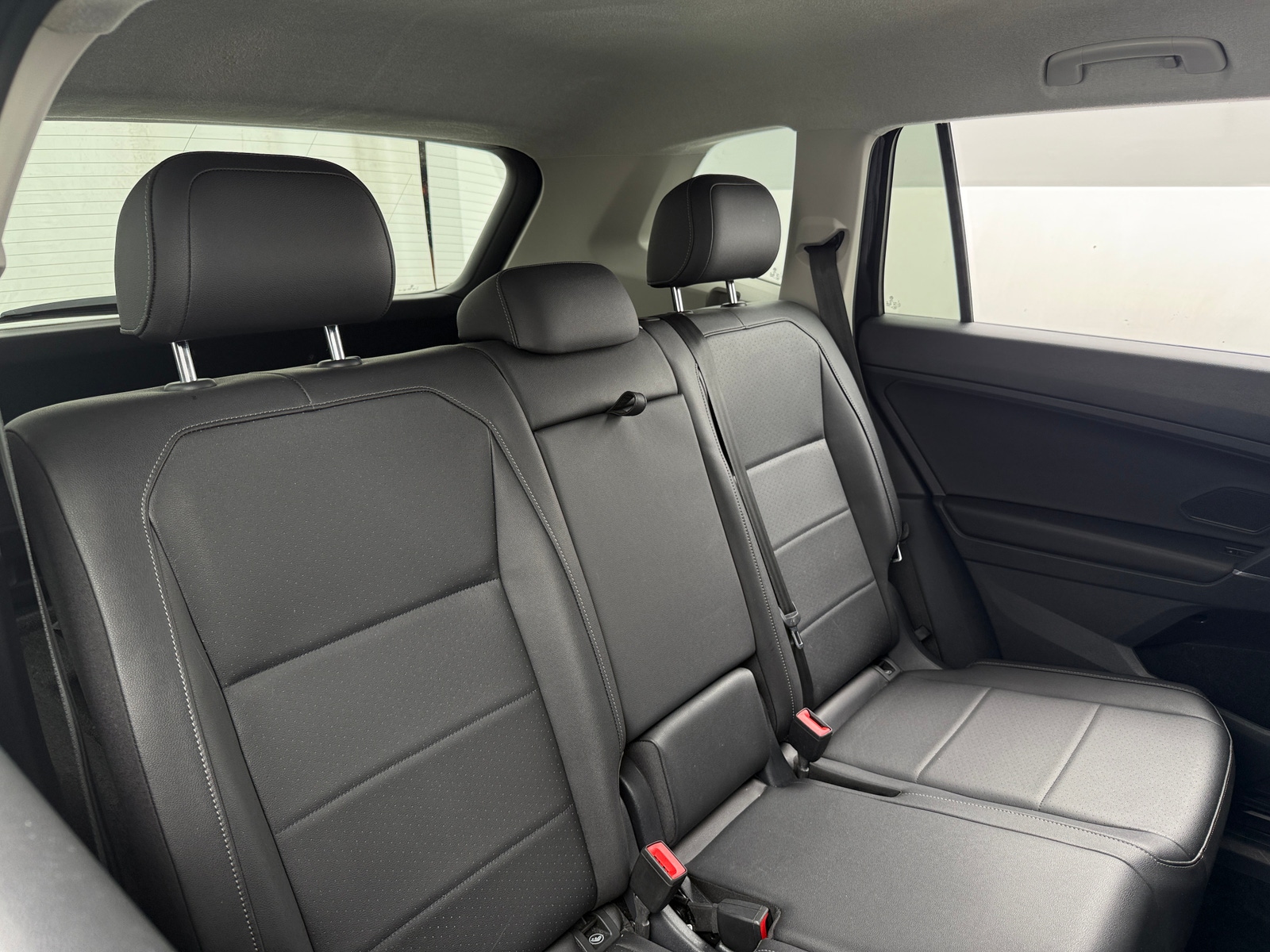 Thumbnail: 2020 Volkswagen Tiguan - 6