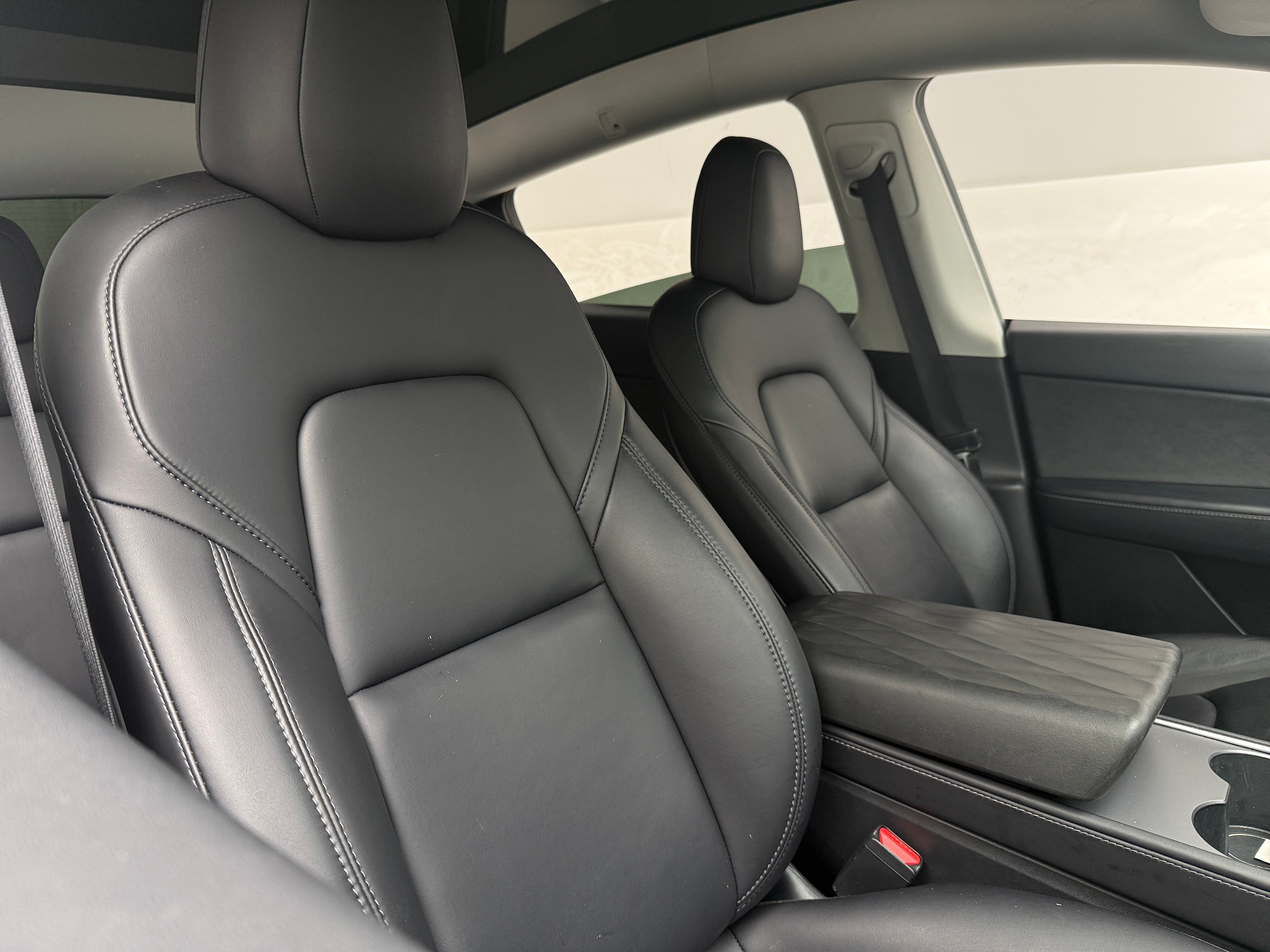 Used 2022 Tesla Model Y Performance with VIN 7SAYGDEF3NF400780 for sale in Oak Creek, WI