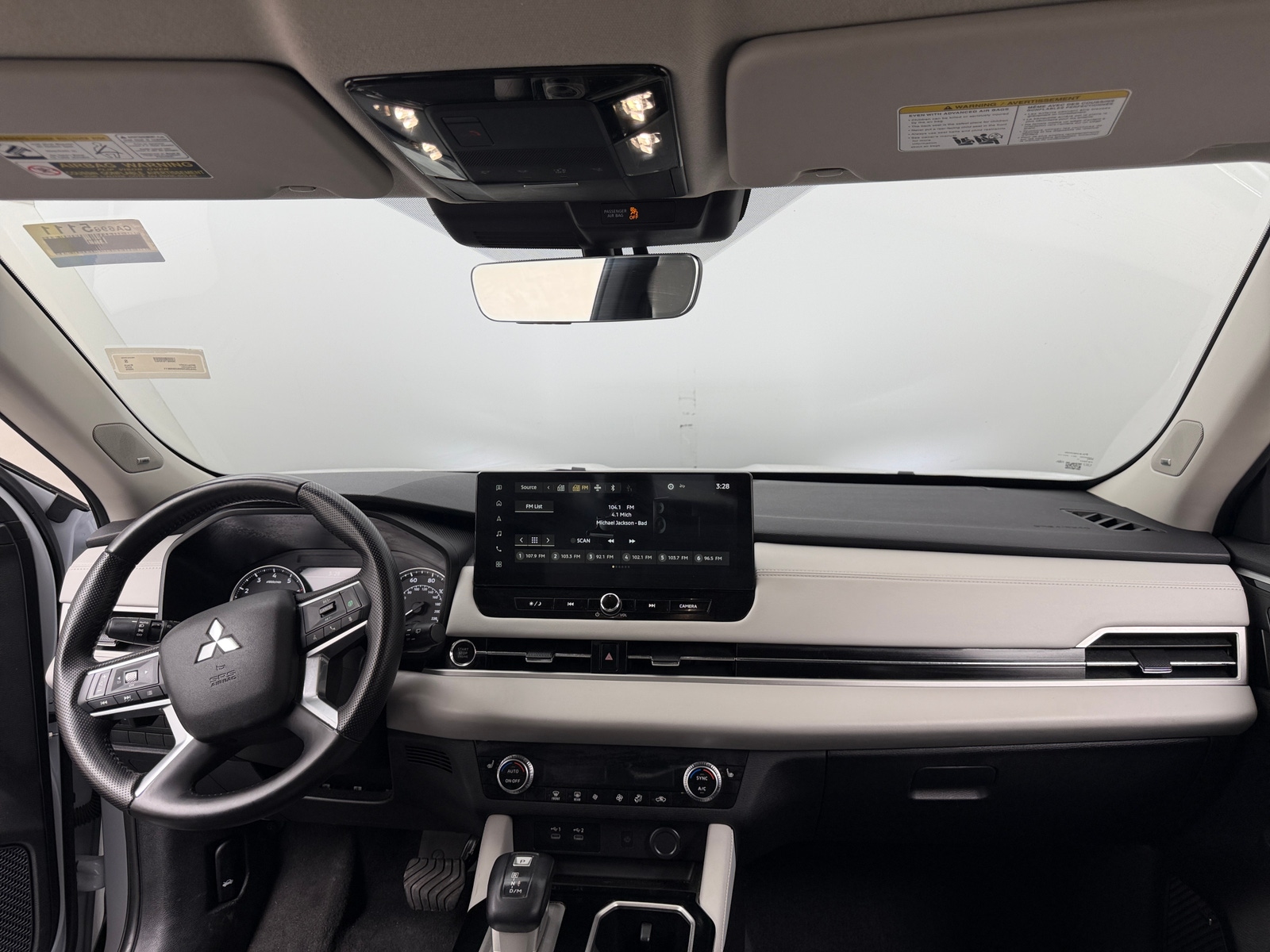 Thumbnail: 2025 Mitsubishi Outlander - 3