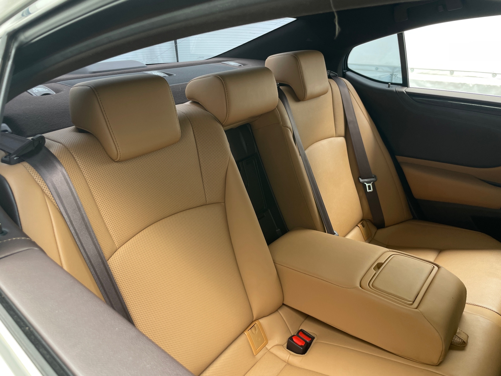 Thumbnail: 2020 Lexus ES - 6