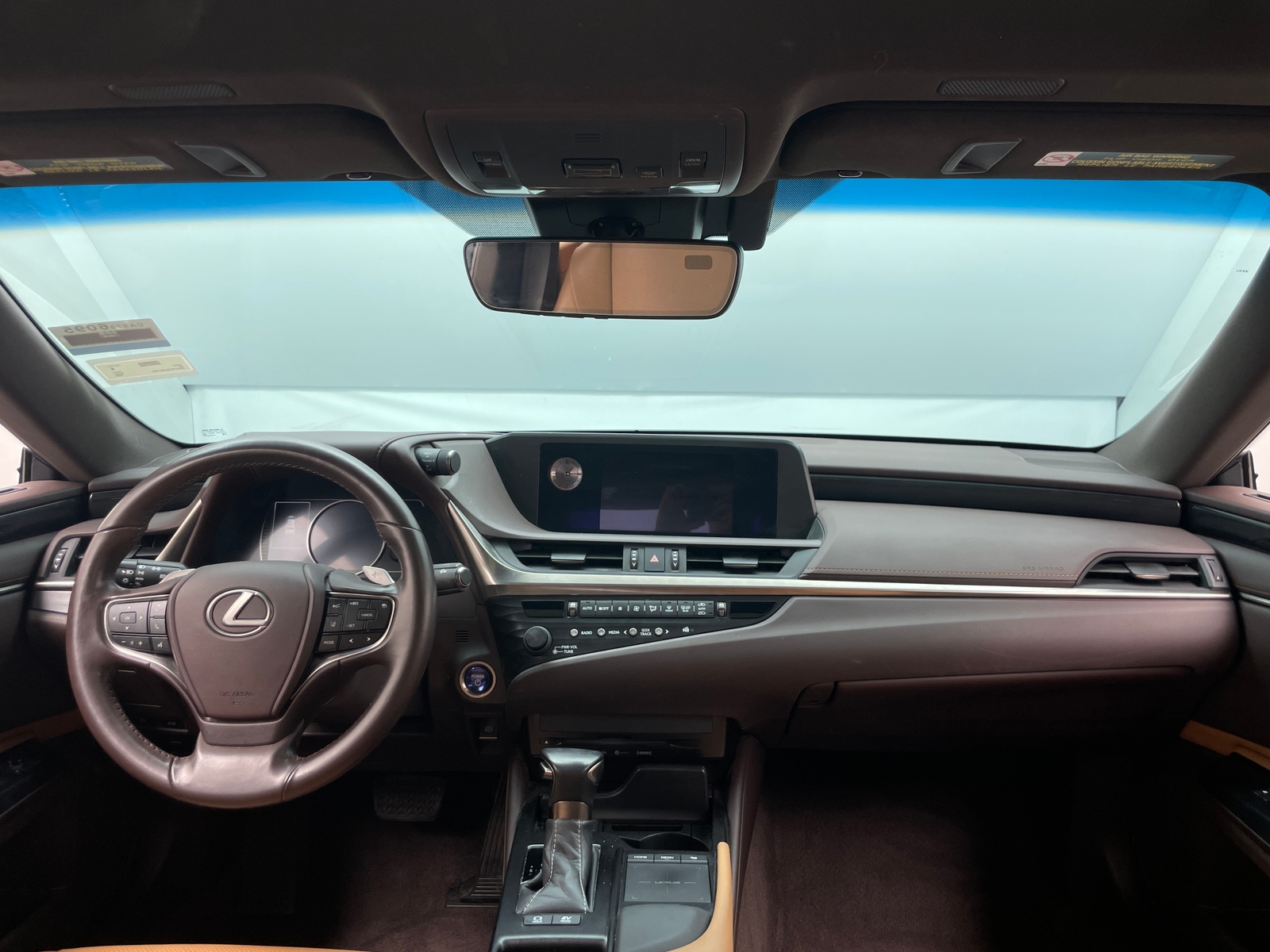 Thumbnail: 2020 Lexus ES - 3
