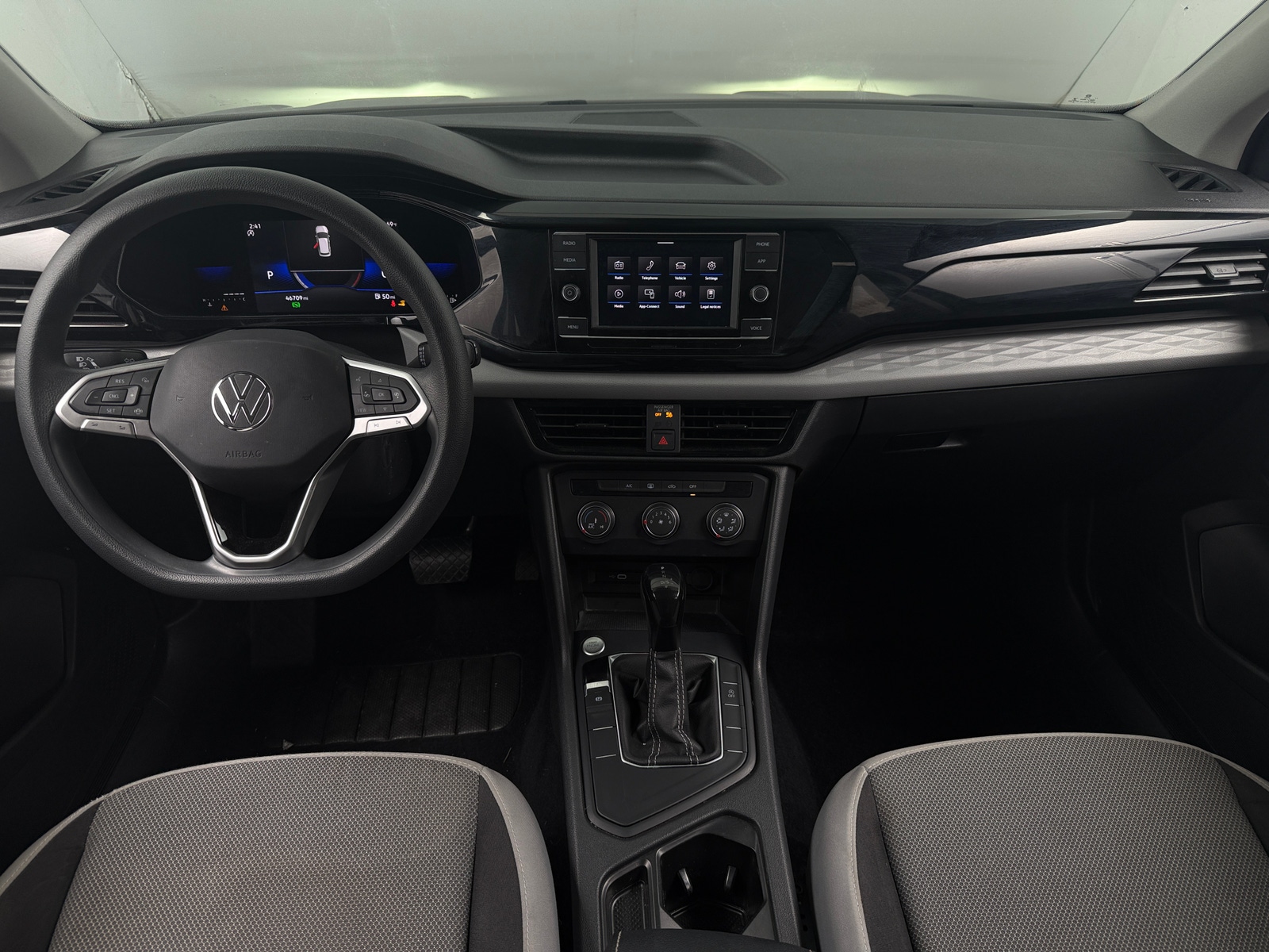 Thumbnail: 2022 Volkswagen Taos - 3