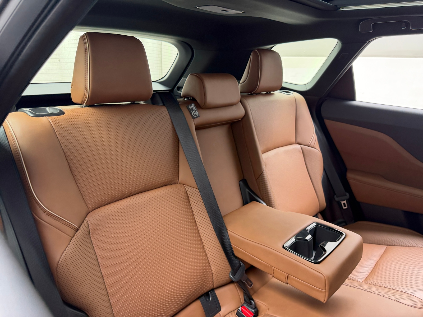 Thumbnail: 2025 Toyota Crown Signia - 6