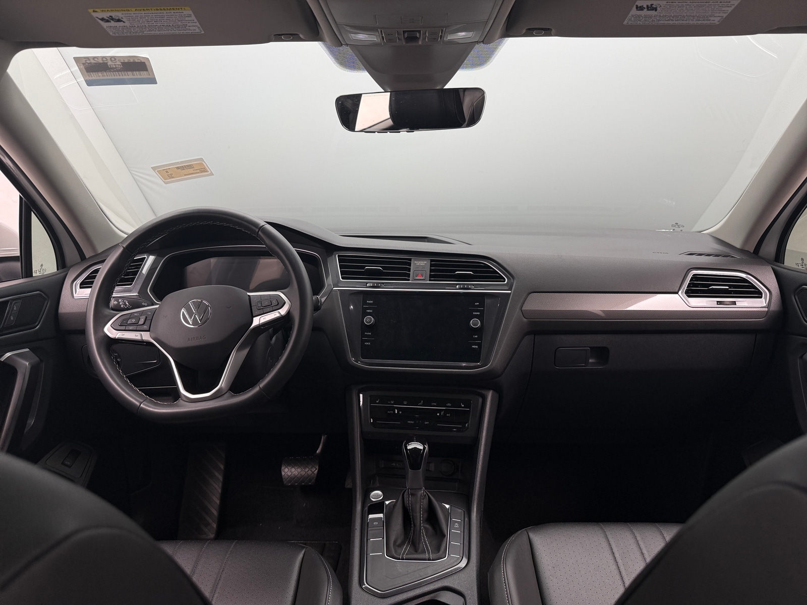 Thumbnail: 2024 Volkswagen Tiguan - 3