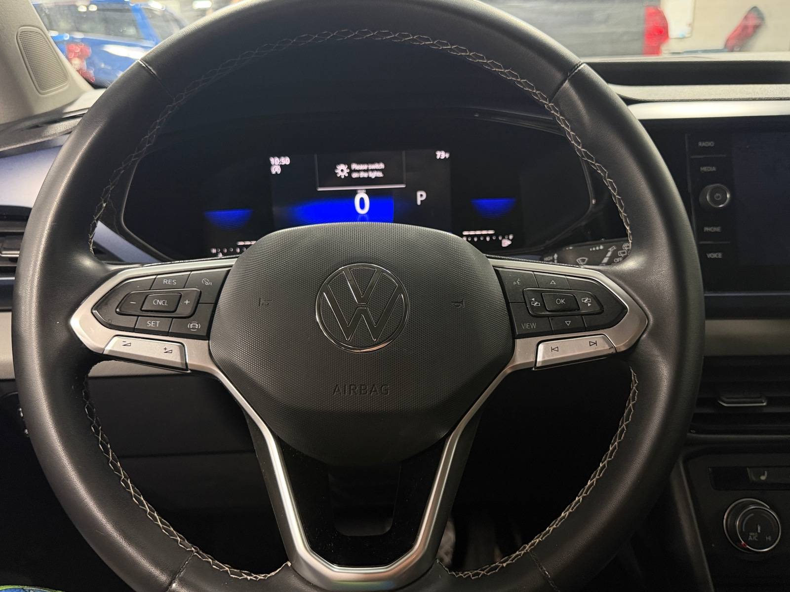 Thumbnail: 2022 Volkswagen Taos - 4