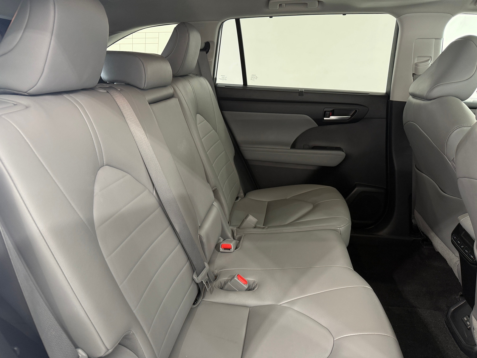 Thumbnail: 2023 Toyota Highlander - 5