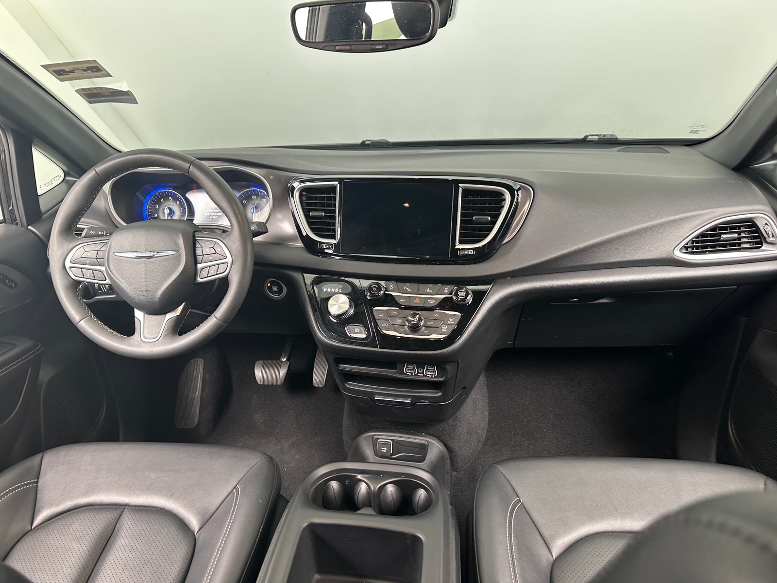 Thumbnail: 2025 Chrysler Pacifica - 2
