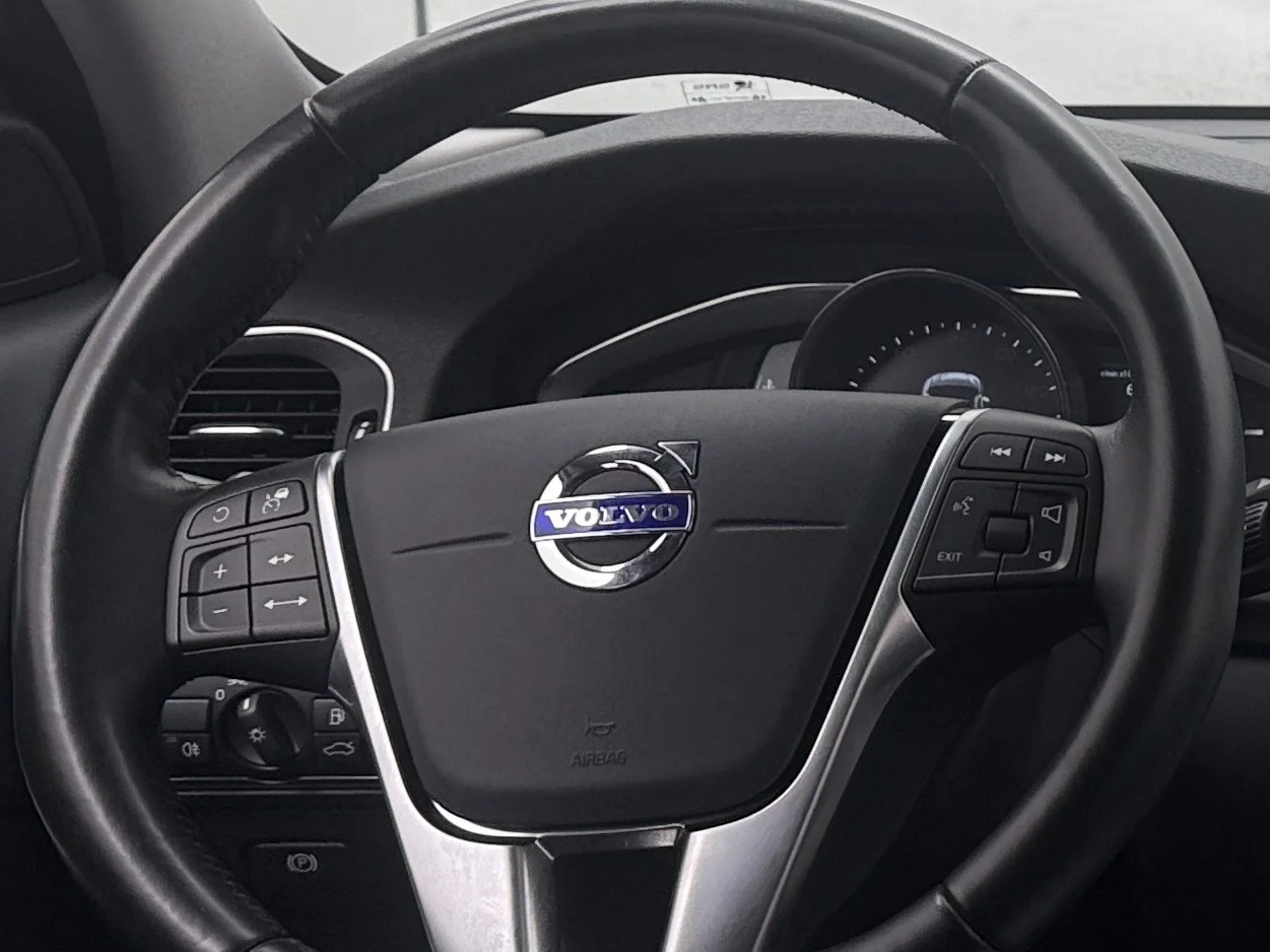 Thumbnail: 2018 Volvo S60 - 4