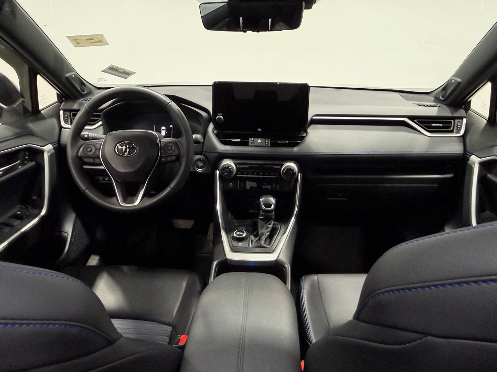 Thumbnail: 2025 Toyota RAV4 - 3