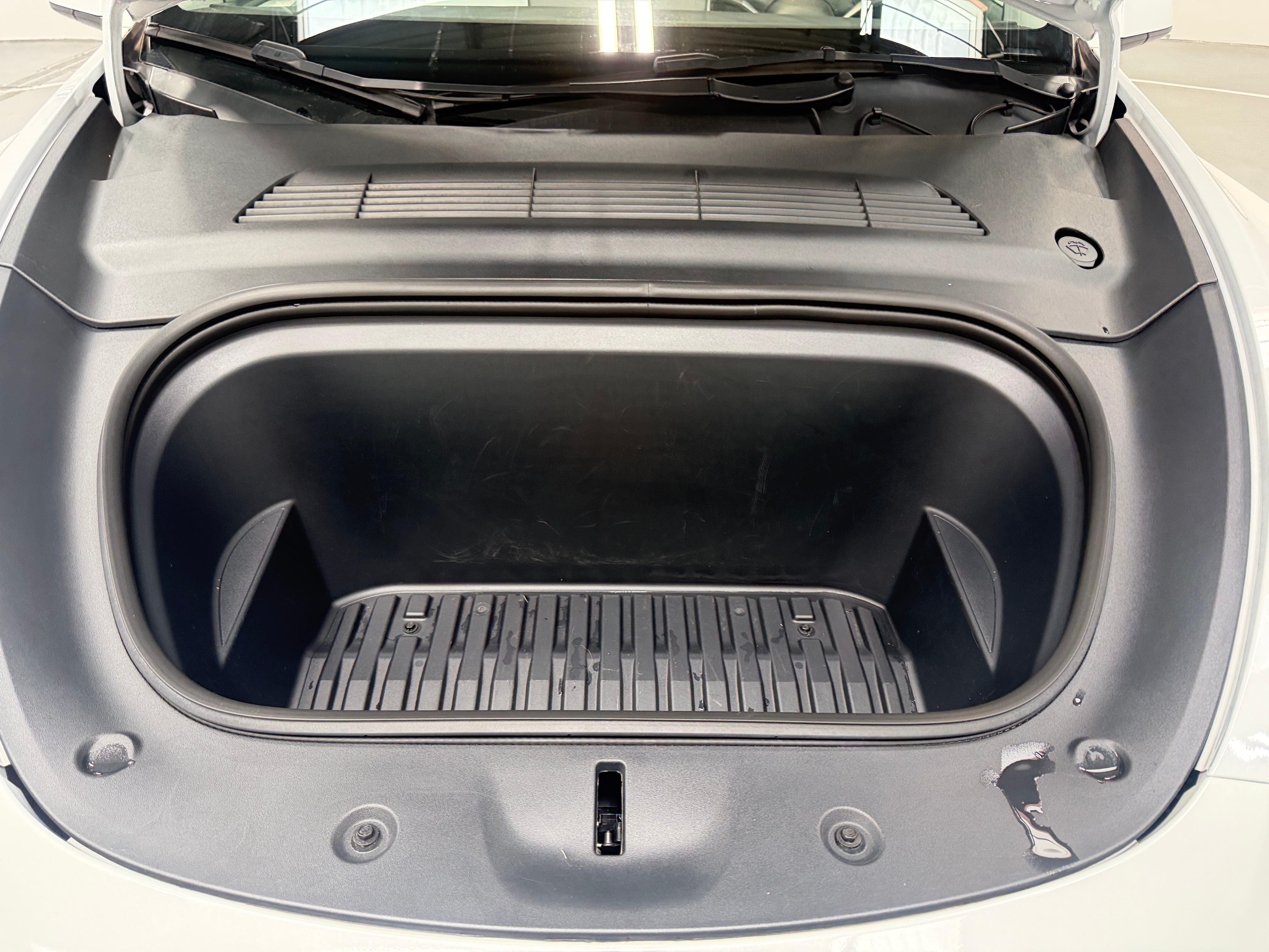 Used 2023 Tesla Model Y Long Range with VIN 7SAYGAEE5PF641572 for sale in Auburn, WA