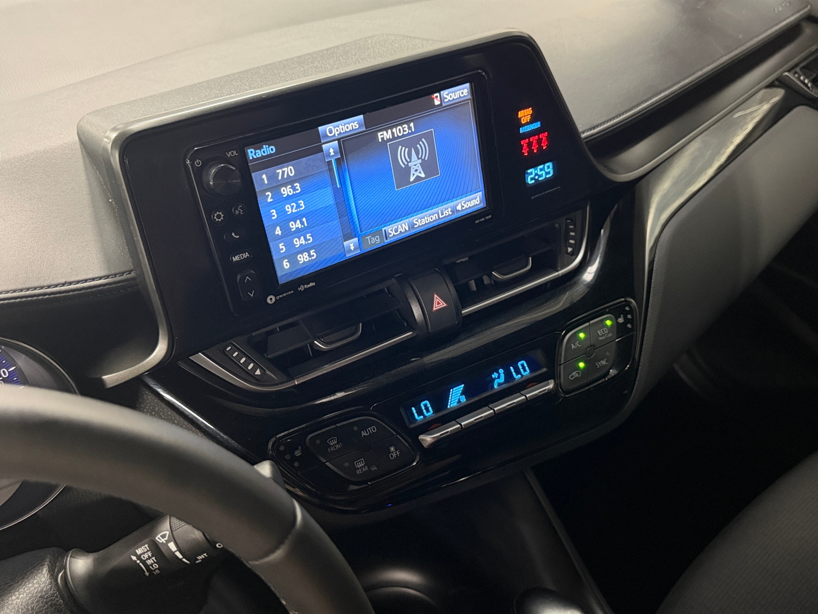 Thumbnail: 2018 Toyota C-HR - 4
