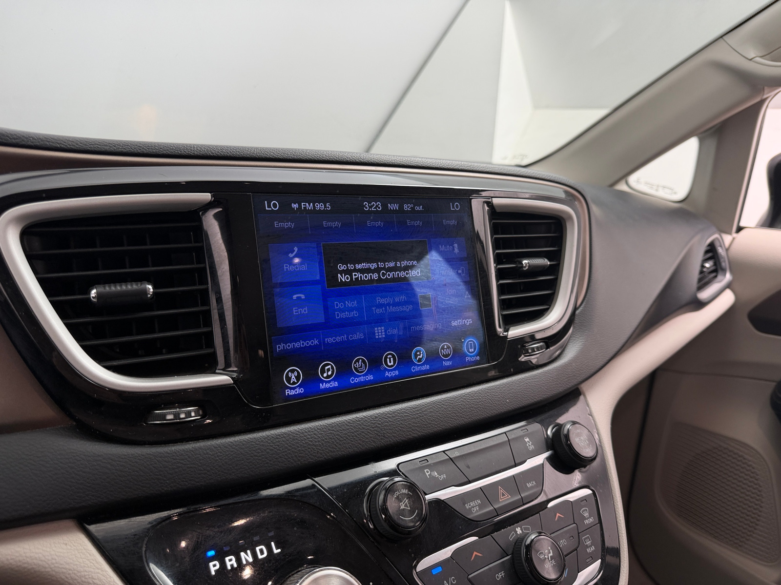 Thumbnail: 2017 Chrysler Pacifica - 3
