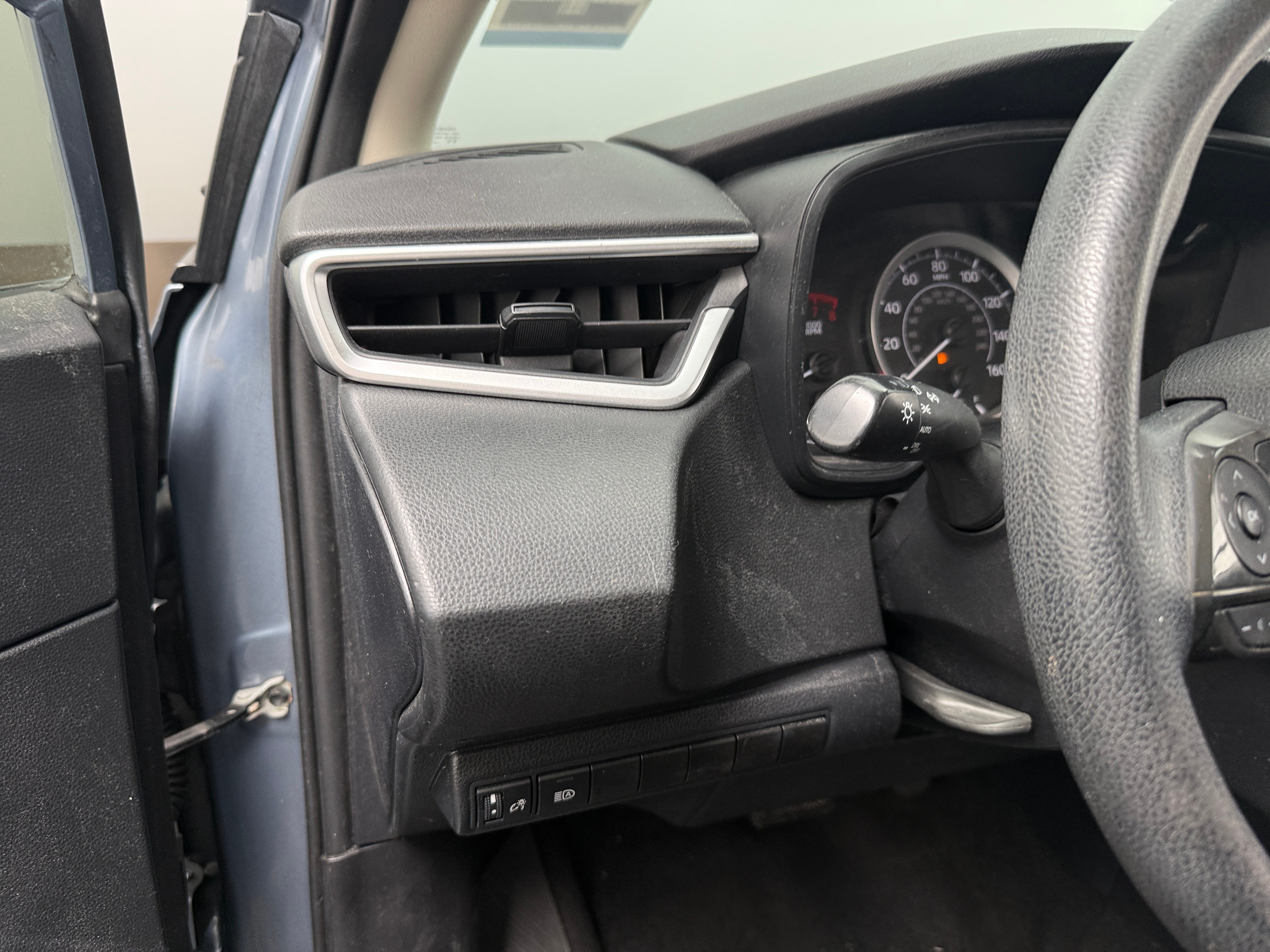 Used 2020 Toyota Corolla LE with VIN 5YFEPRAE0LP039309 for sale in Pewaukee, WI