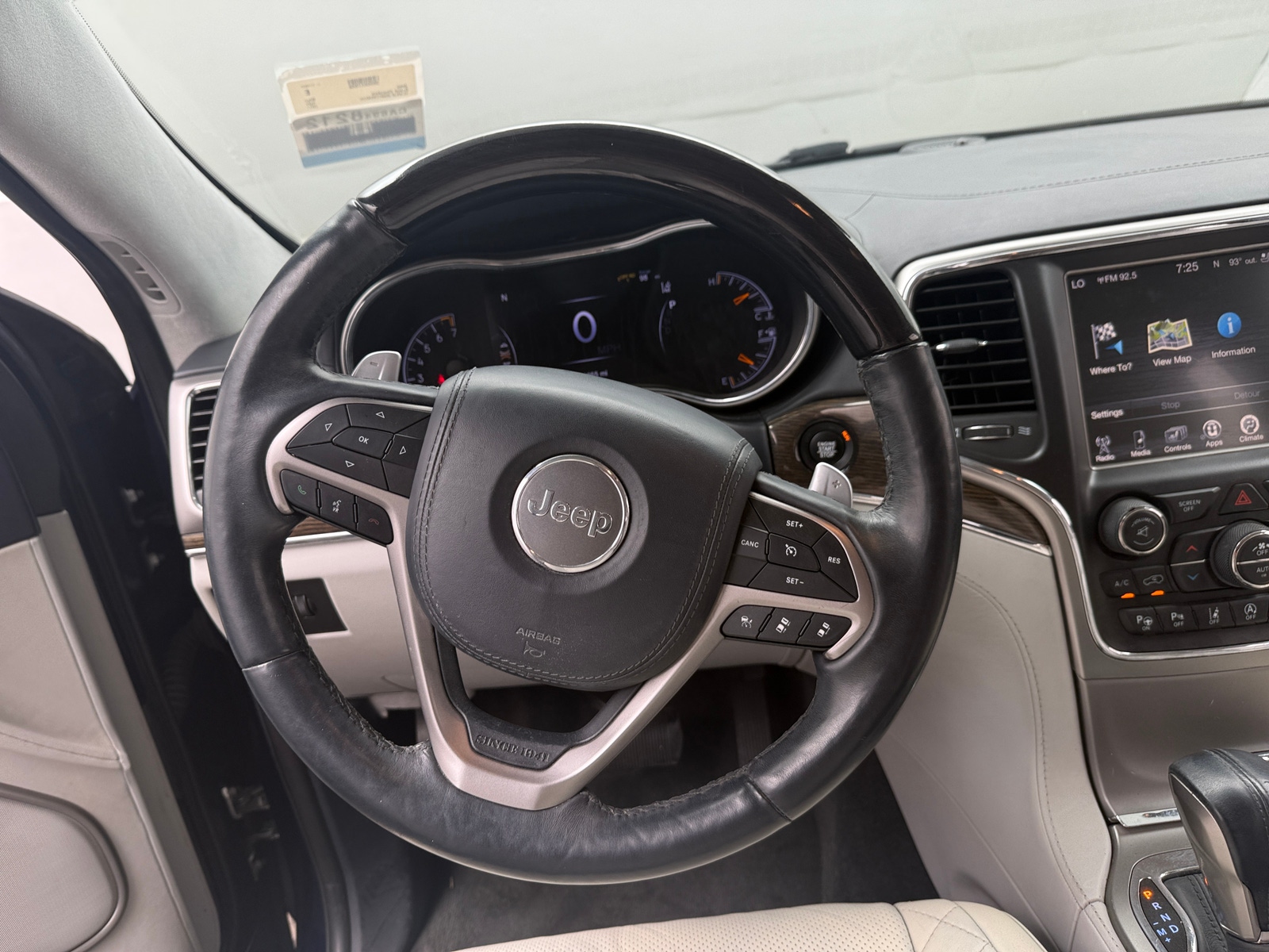 Thumbnail: 2017 Jeep Grand Cherokee - 4