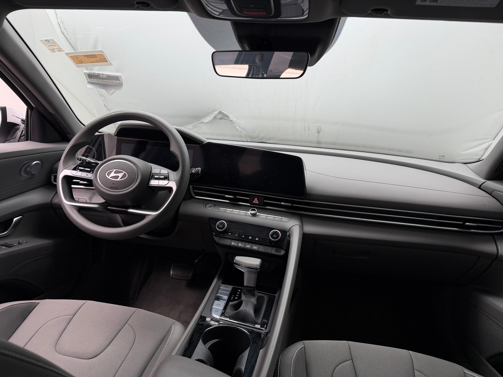 Thumbnail: 2024 Hyundai Elantra - 3