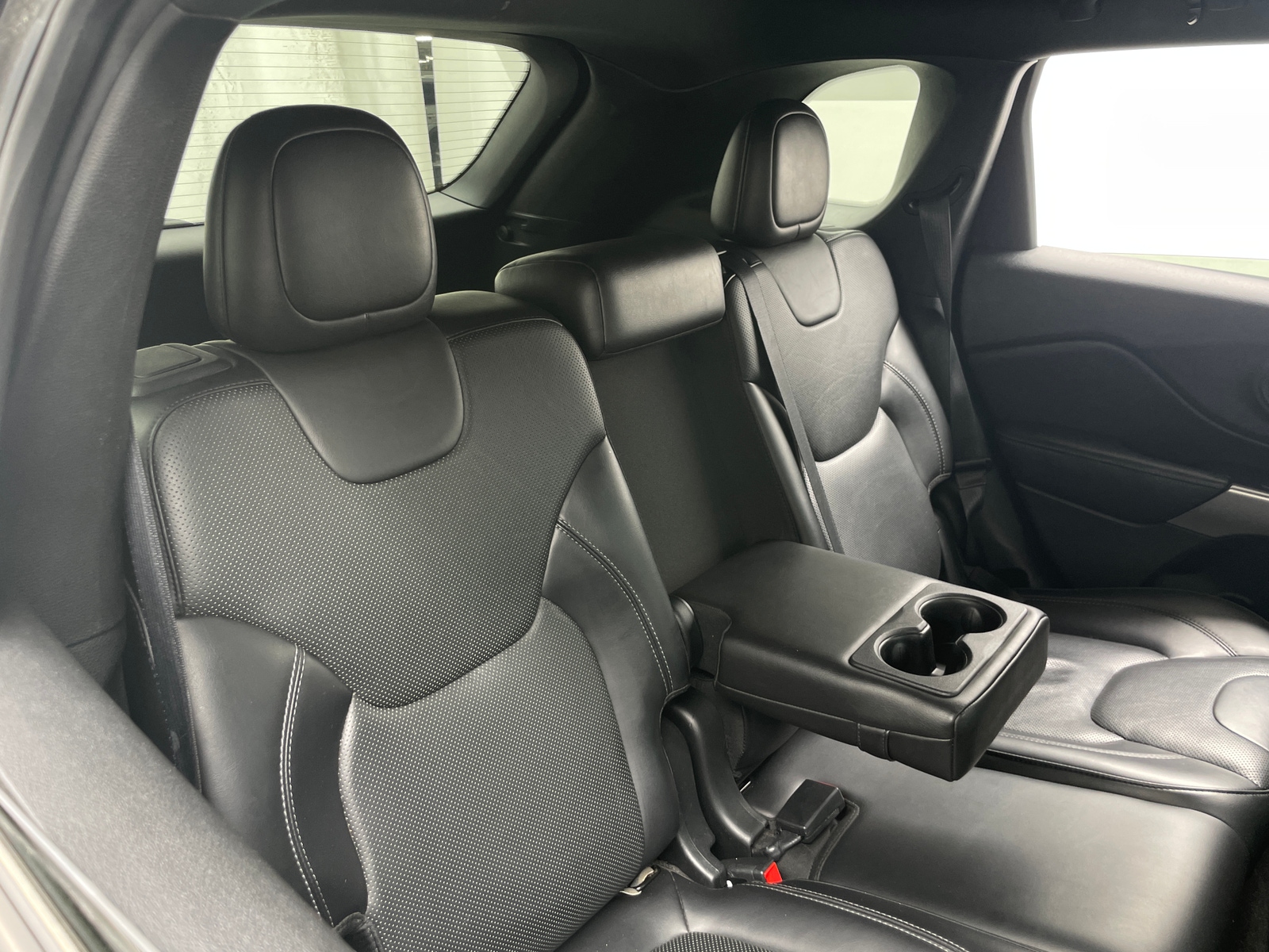 Thumbnail: 2019 Jeep Cherokee - 5