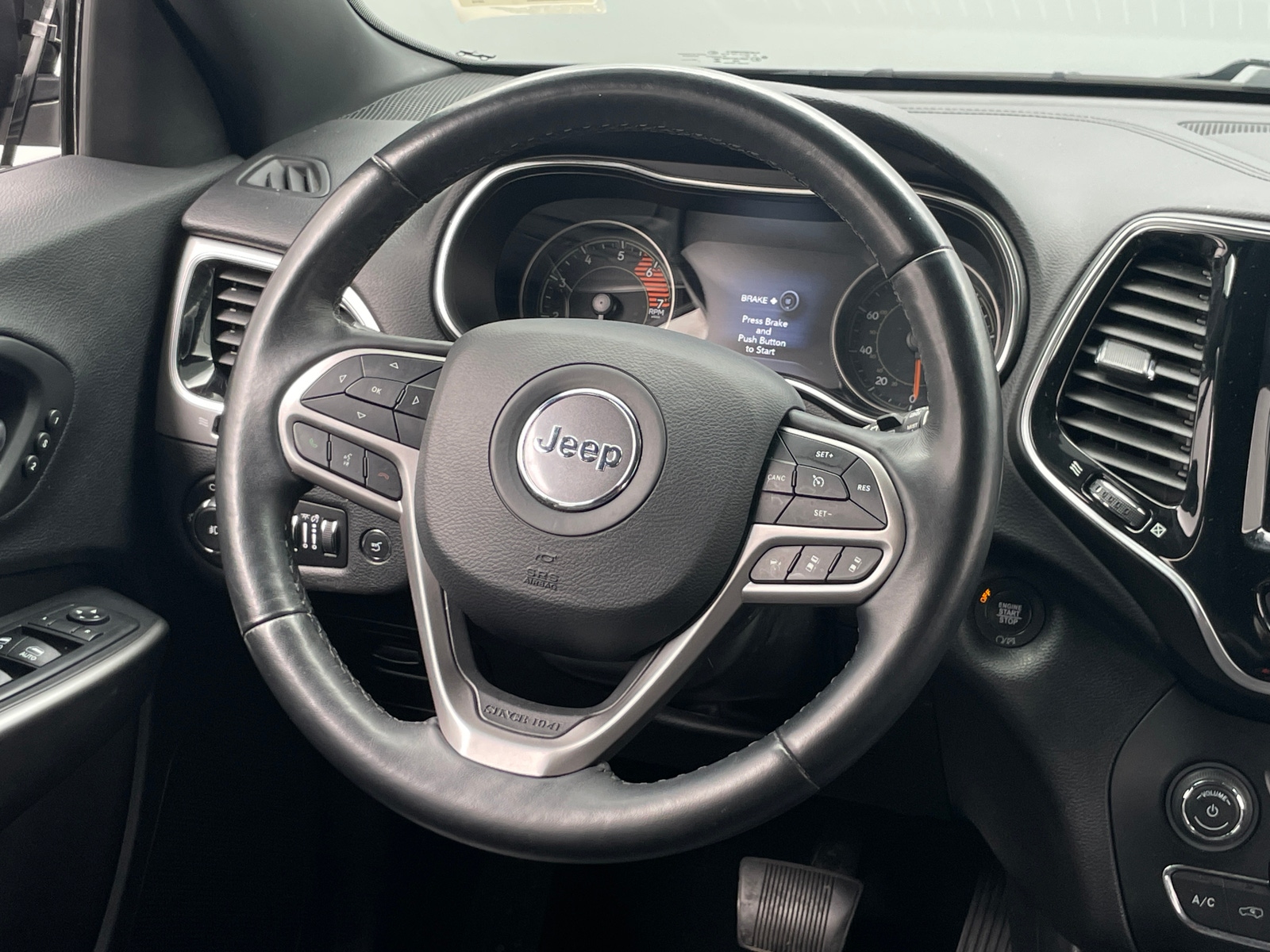 Thumbnail: 2019 Jeep Cherokee - 4