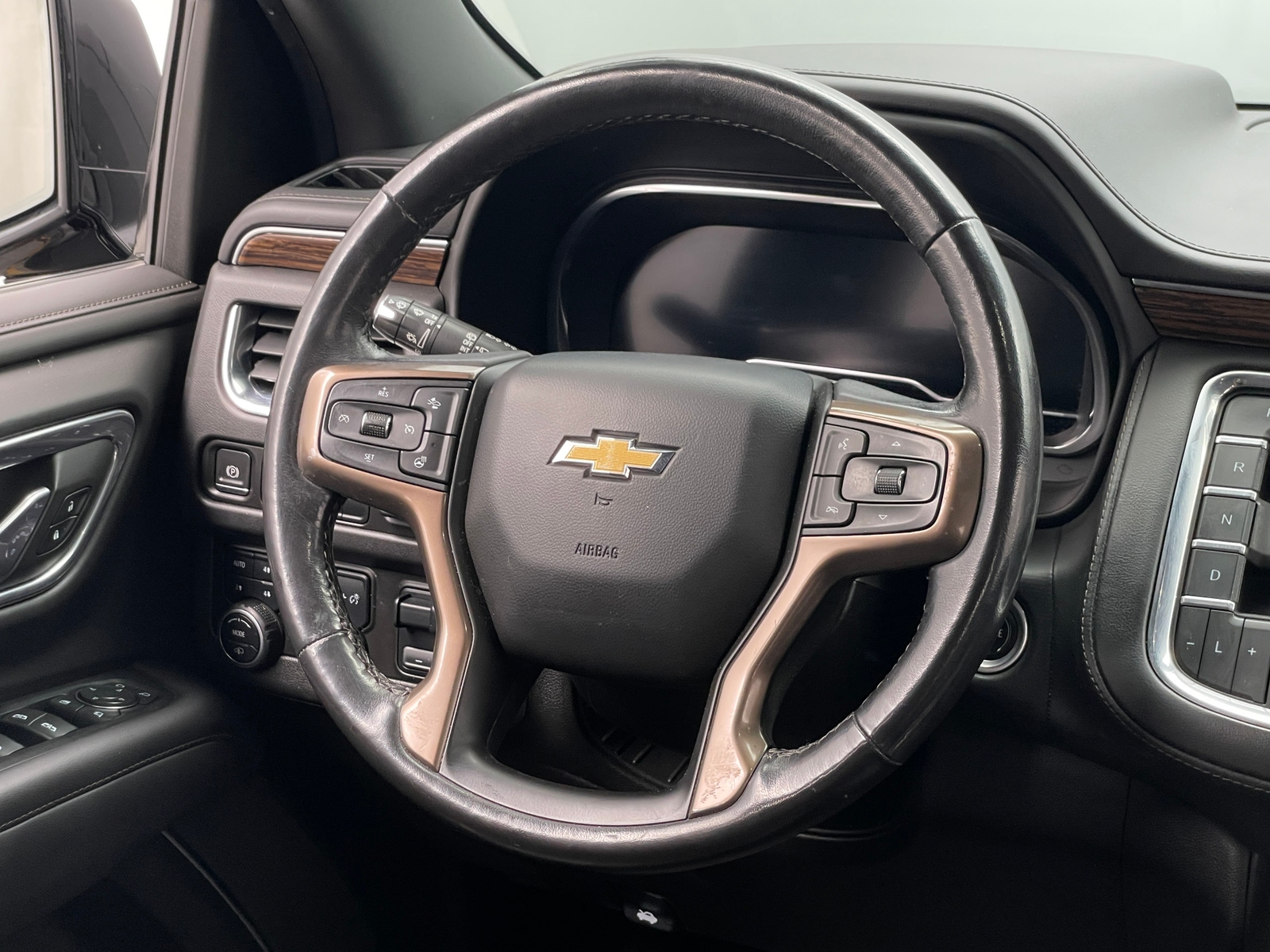 Thumbnail: 2022 Chevrolet Tahoe - 4