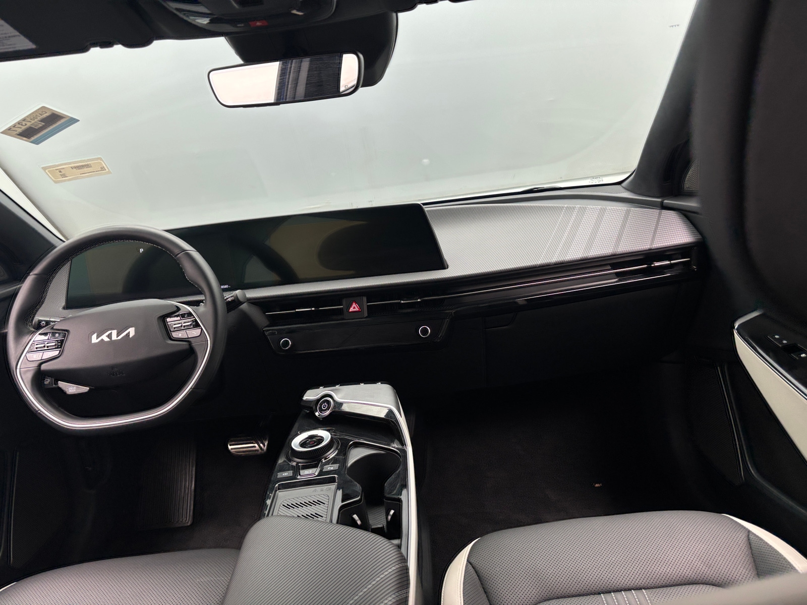 Thumbnail: 2024 Kia EV6 - 2