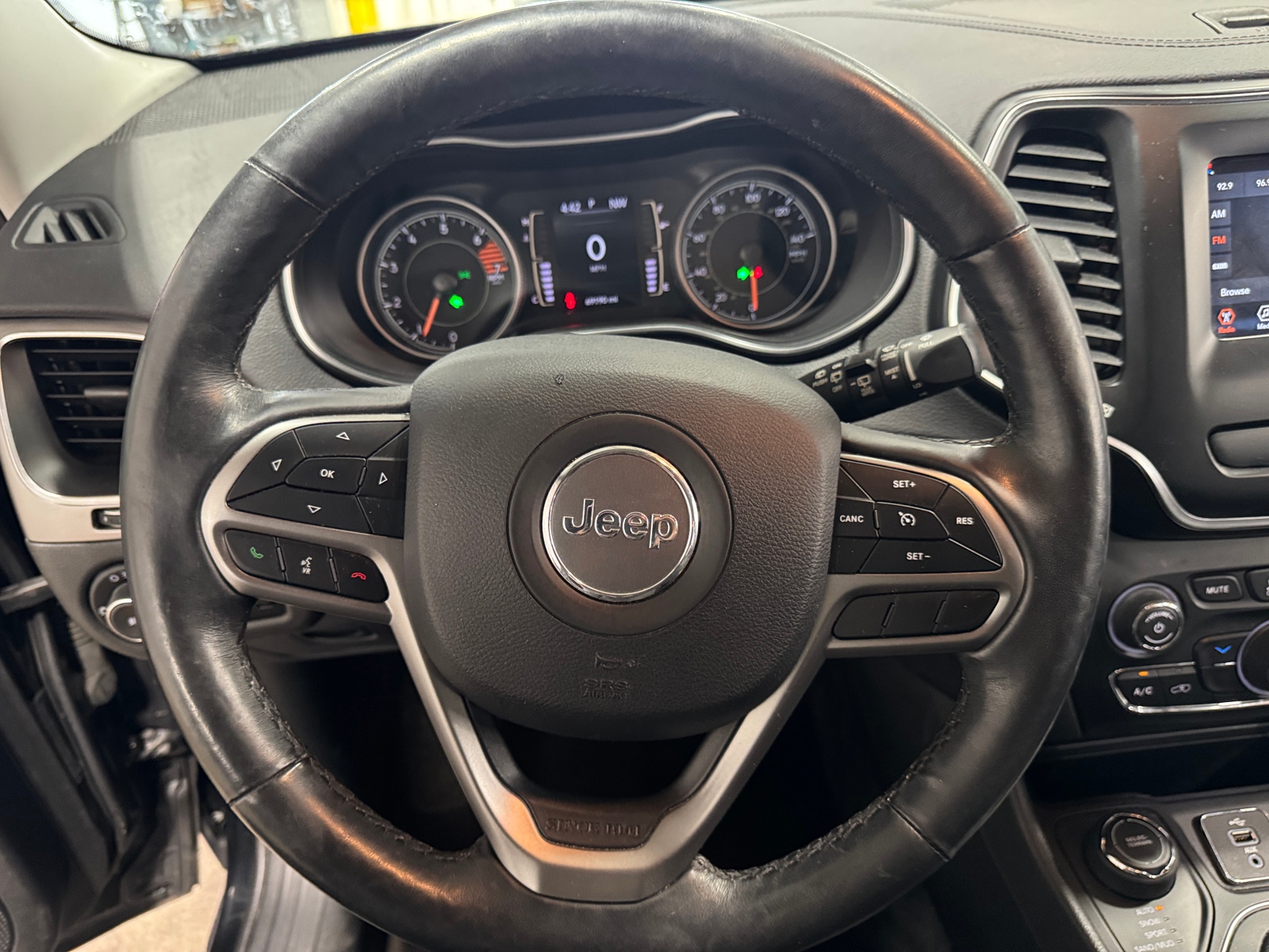 Thumbnail: 2019 Jeep Cherokee - 5