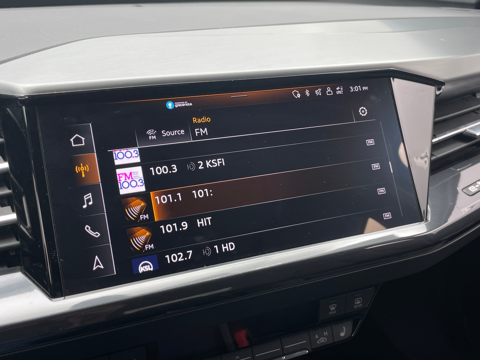 Thumbnail: 2023 Audi Q4 e-tron - 3