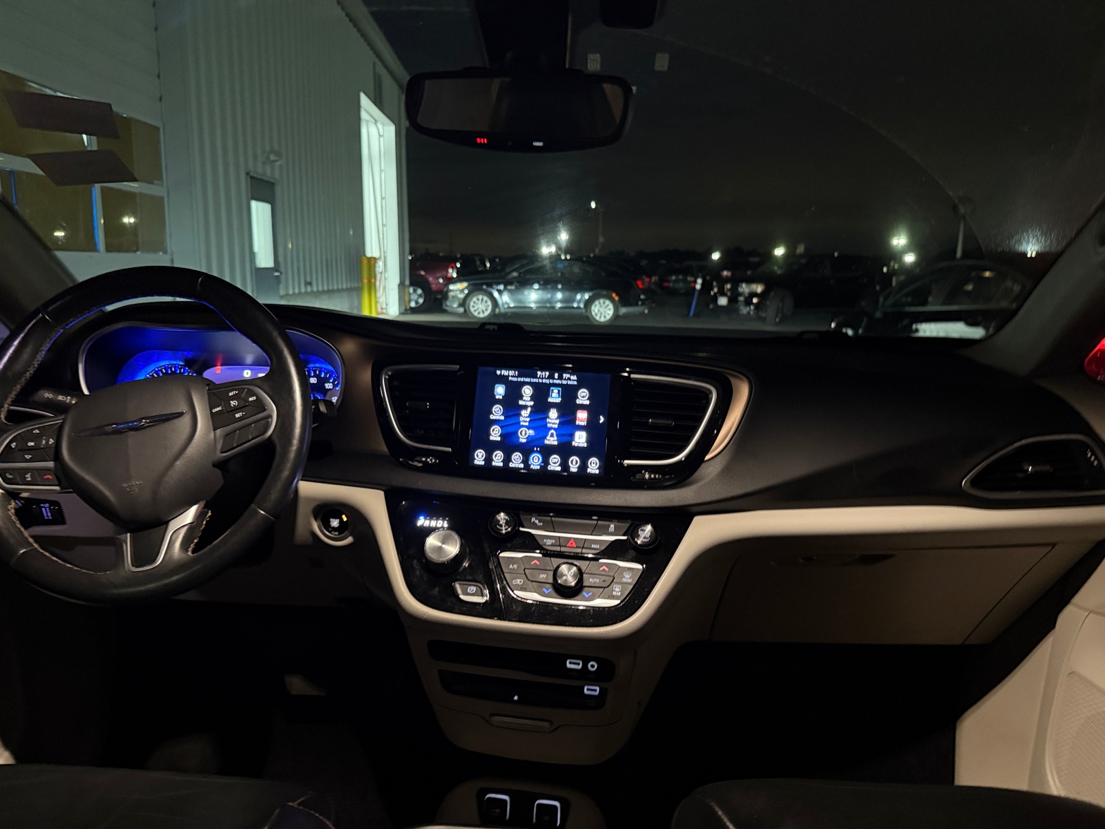 Thumbnail: 2017 Chrysler Pacifica - 2