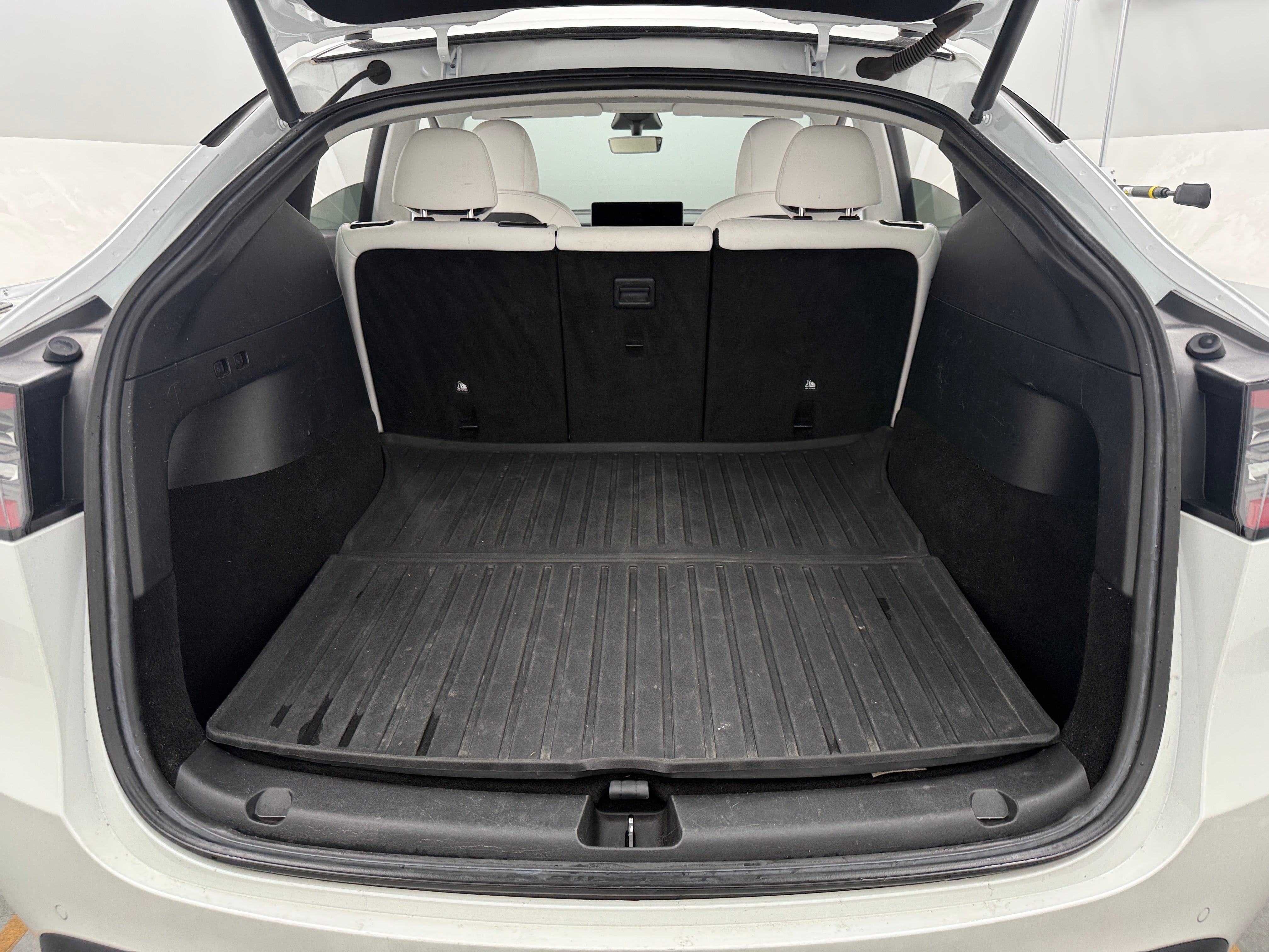 Used 2021 Tesla Model Y Long Range with VIN 5YJYGDEE6MF270285 for sale in Auburn, WA