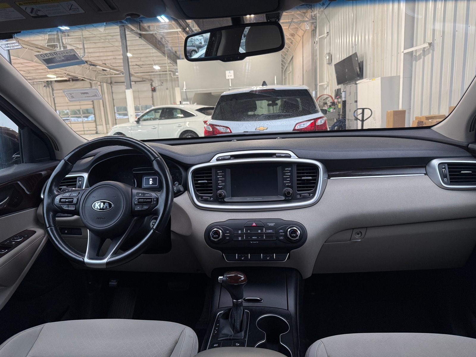 Thumbnail: 2018 Kia Sorento - 3