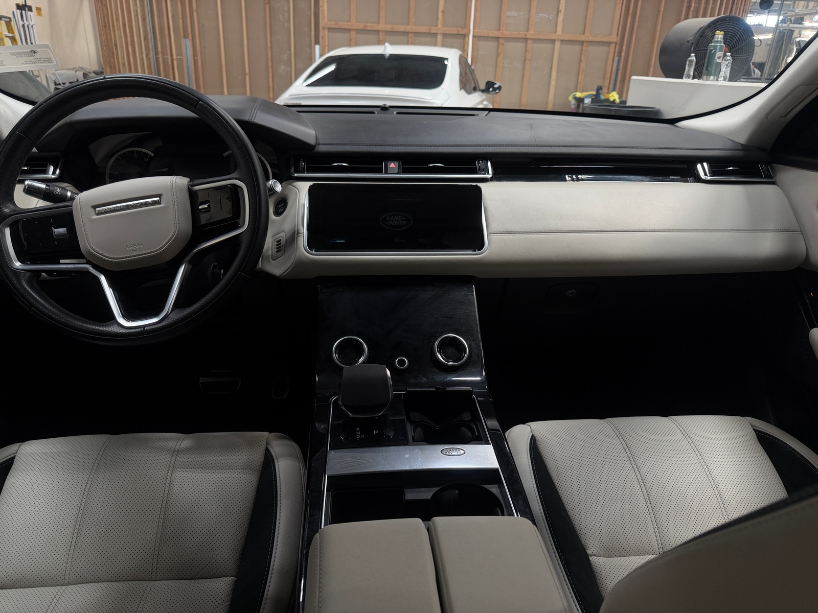 Thumbnail: 2022 Land Rover Range Rover Velar - 2