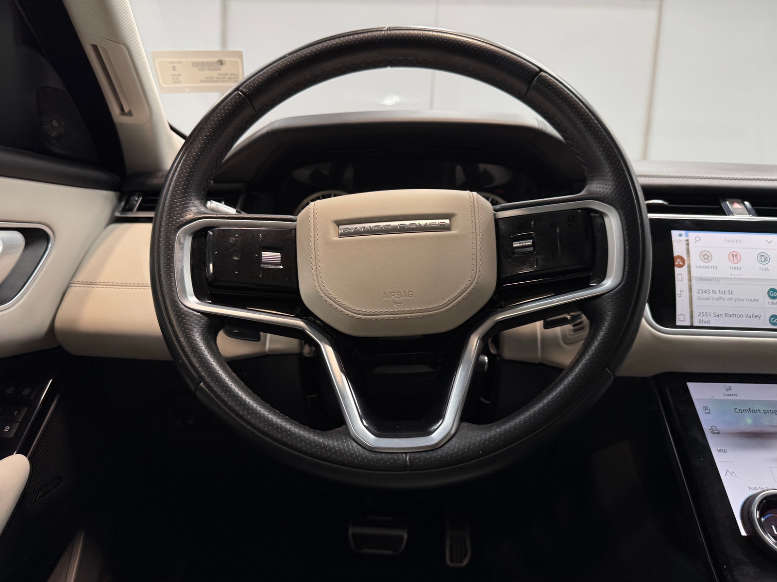 Thumbnail: 2022 Land Rover Range Rover Velar - 4