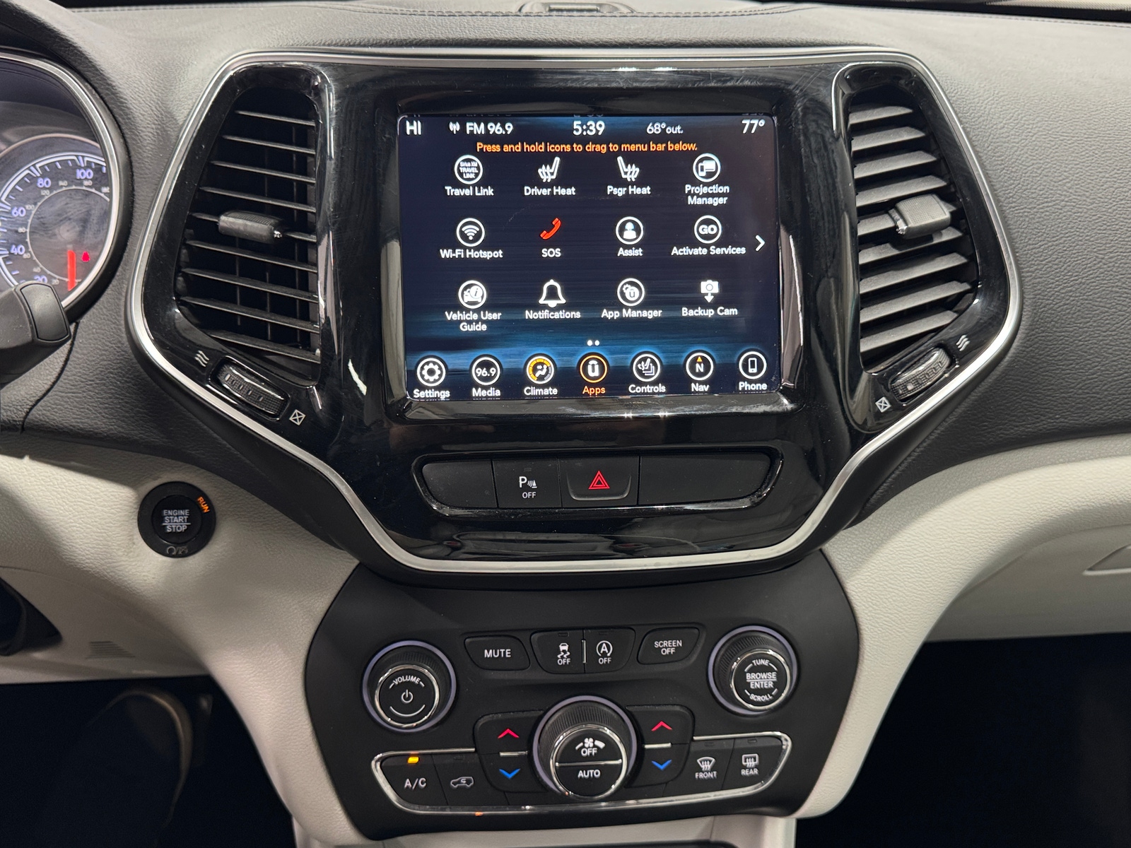 Thumbnail: 2019 Jeep Cherokee - 3