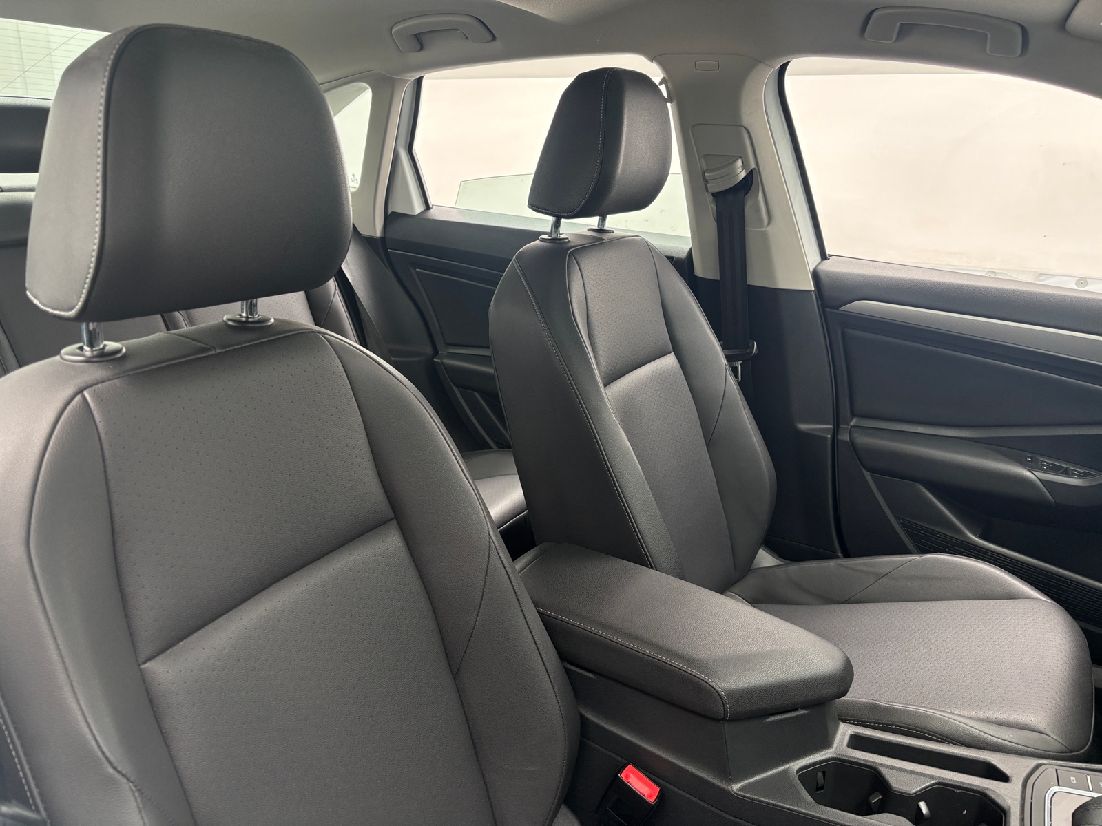 Thumbnail: 2019 Volkswagen Jetta - 2